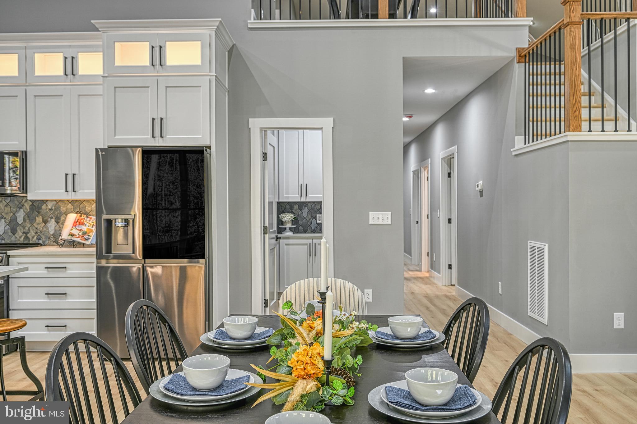 EQUESTRIAN LANDING - Residential