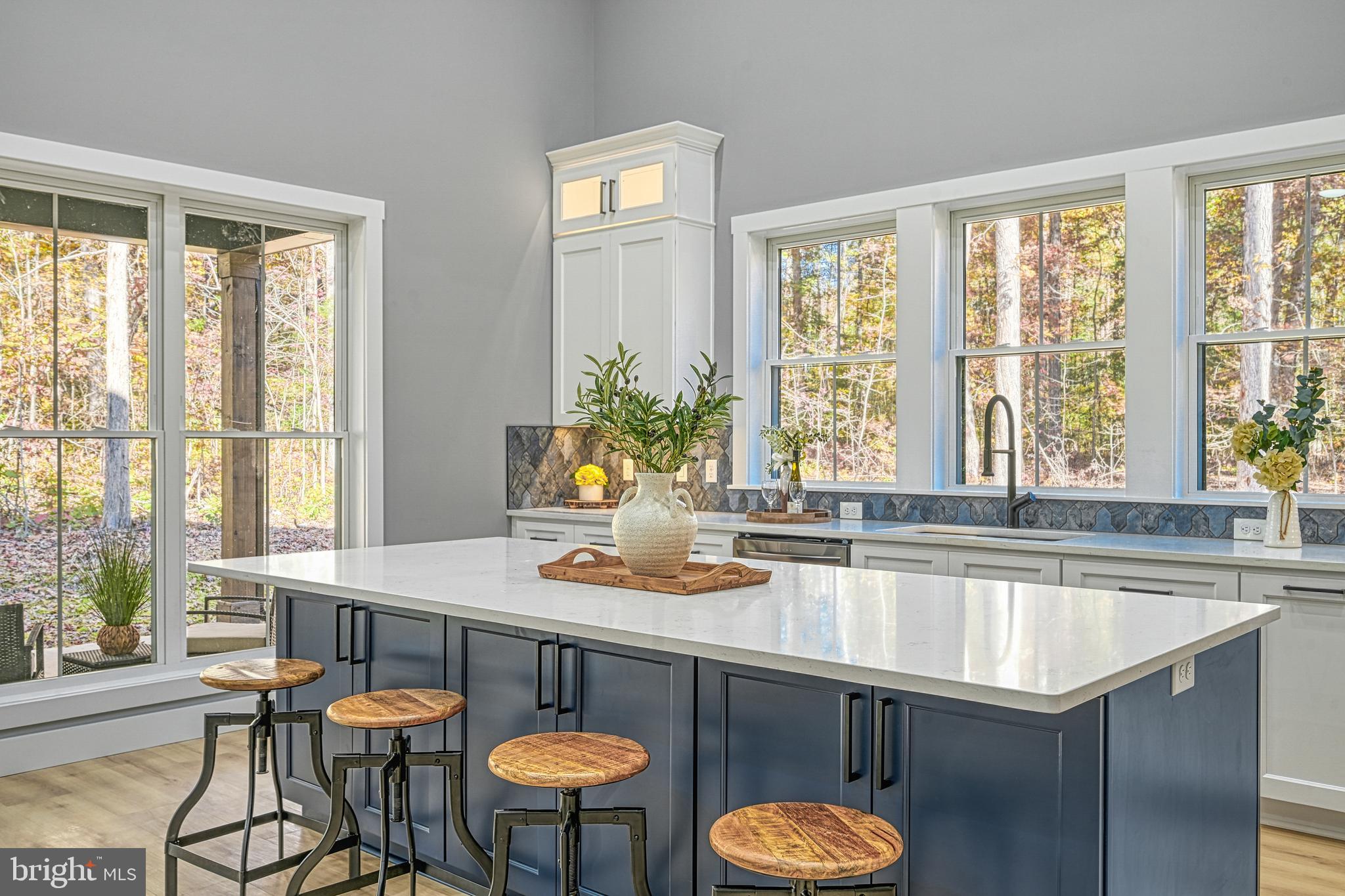 EQUESTRIAN LANDING - Residential