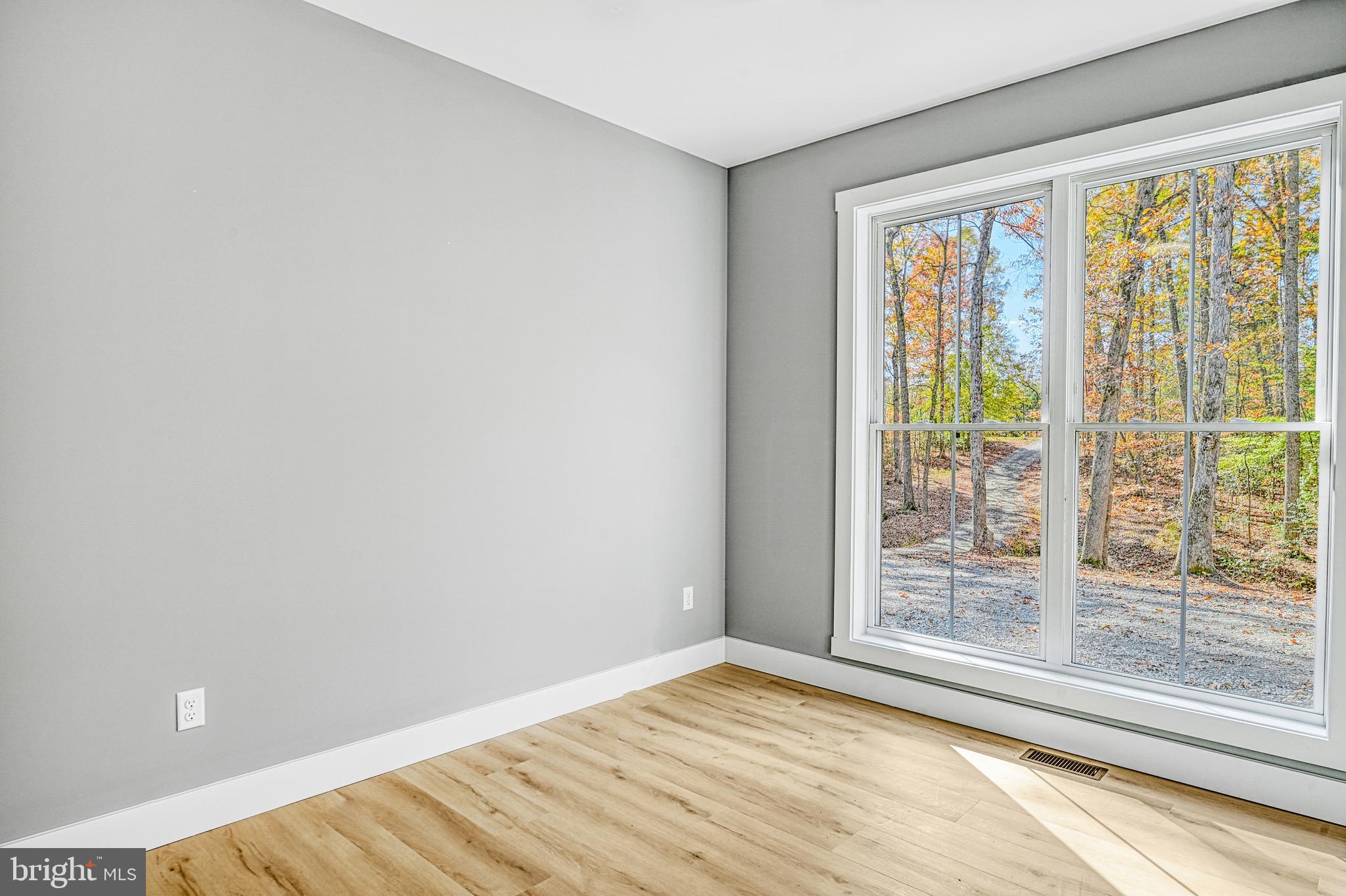 EQUESTRIAN LANDING - Residential