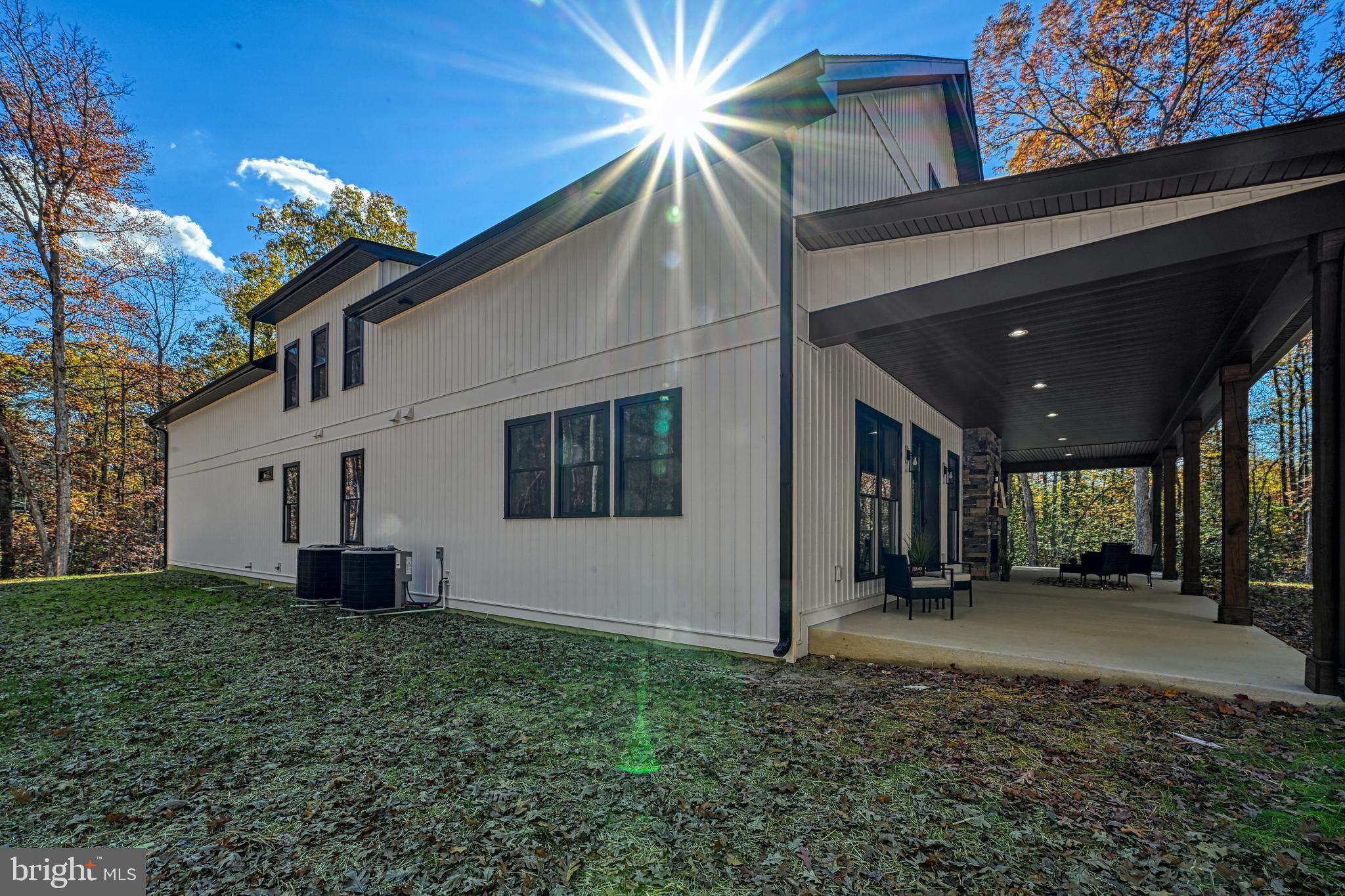 EQUESTRIAN LANDING - Residential