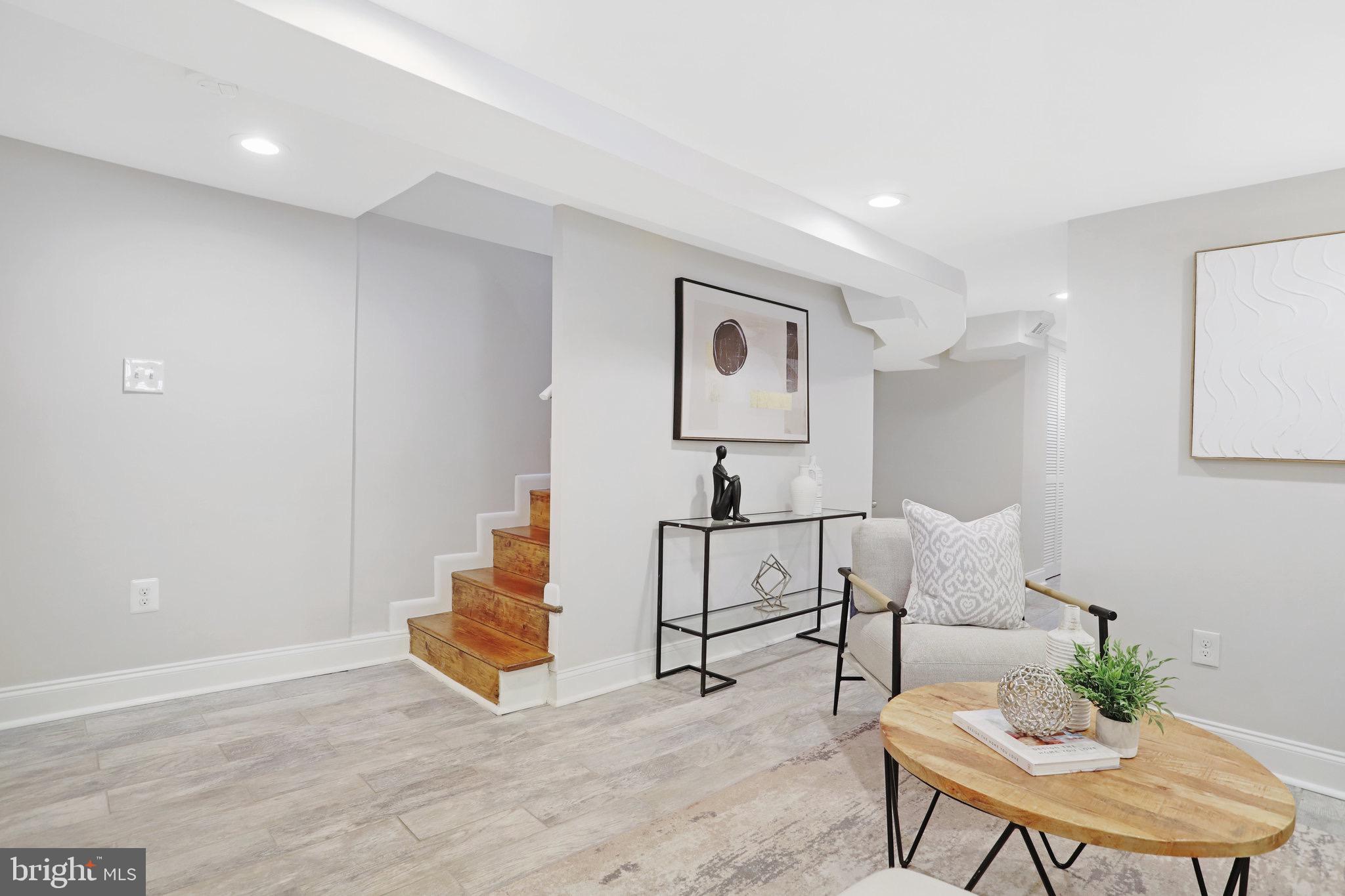 OLD TOWN ALEXANDRIA - Residential