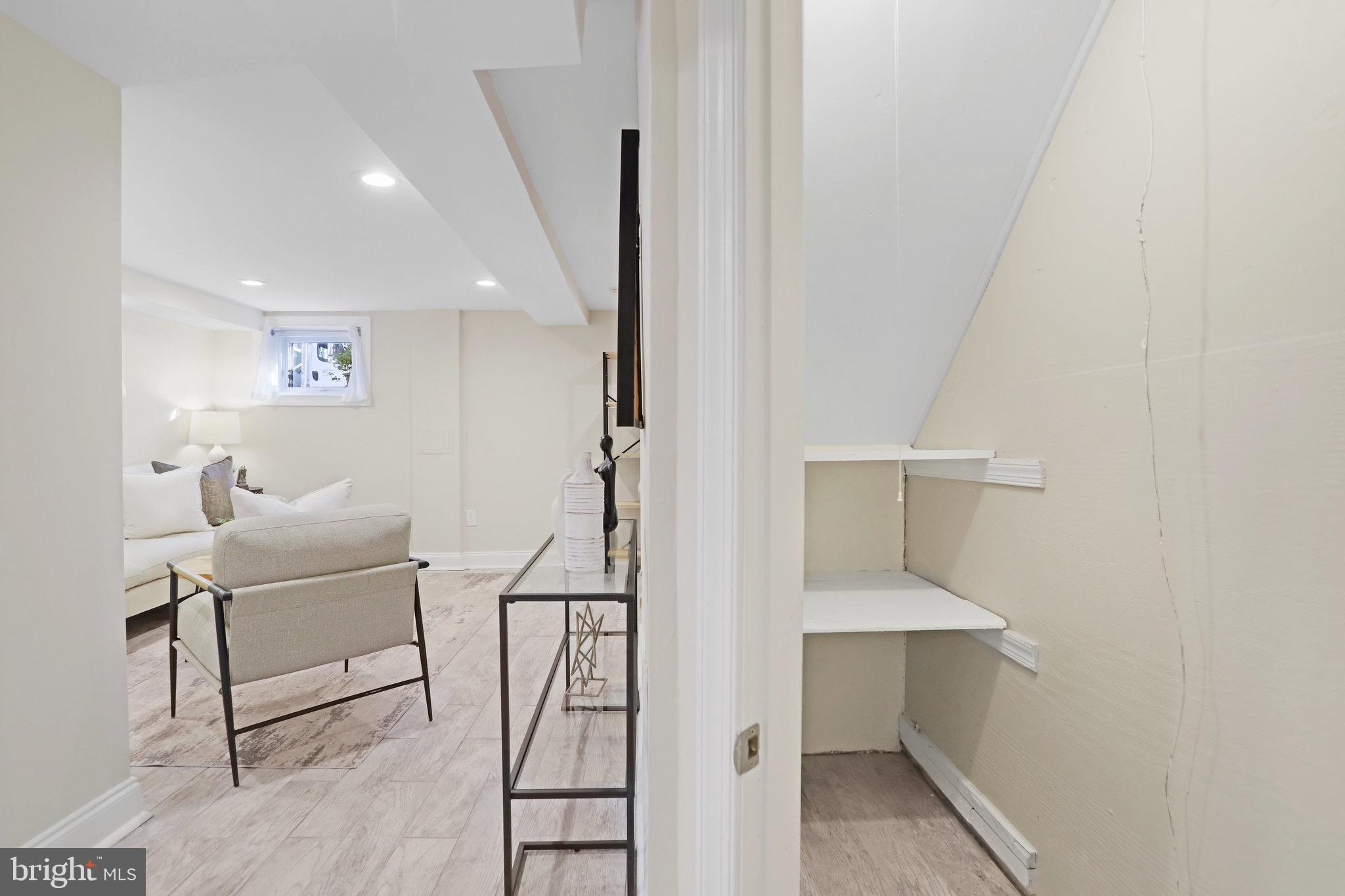 OLD TOWN ALEXANDRIA - Residential