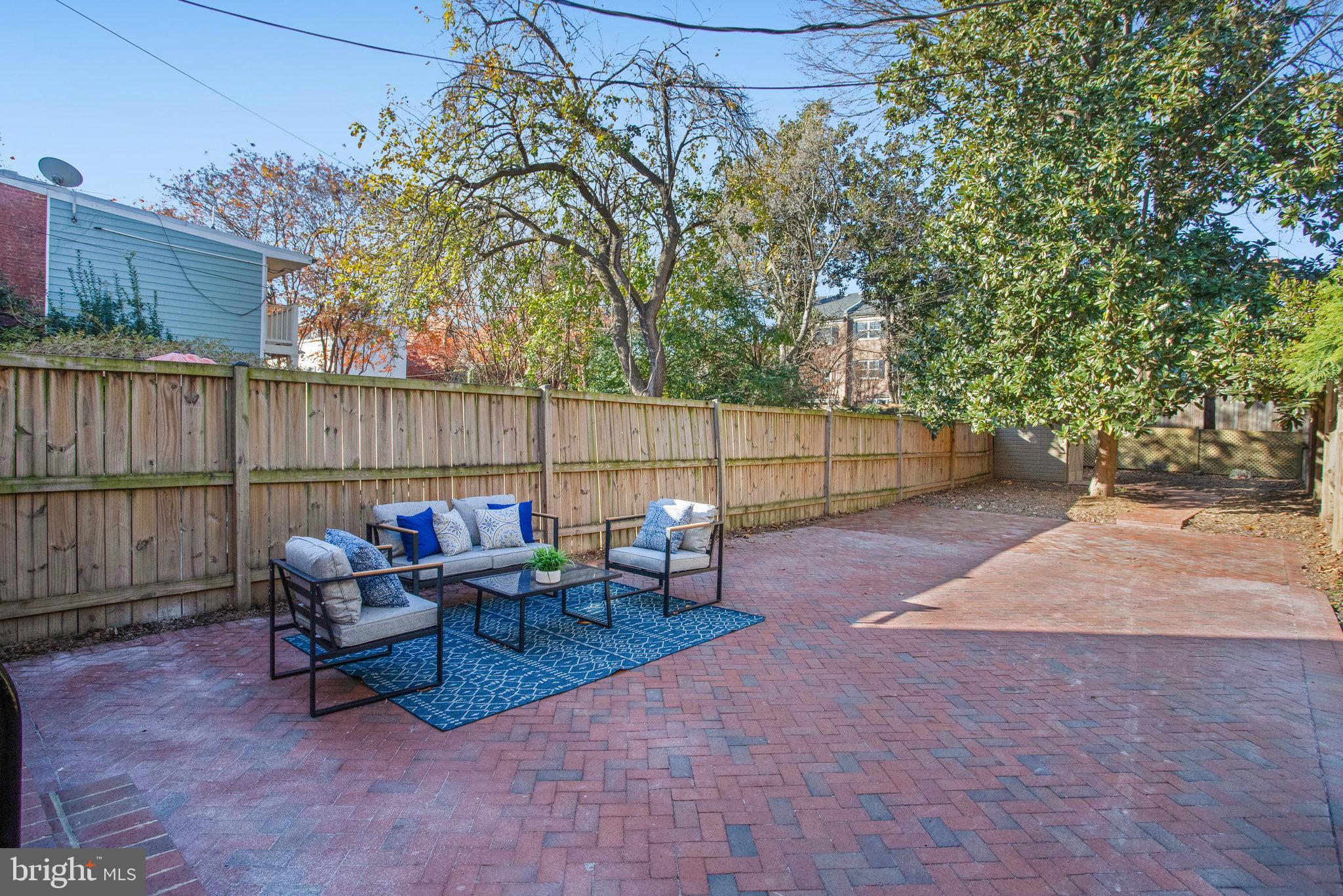 OLD TOWN ALEXANDRIA - Residential