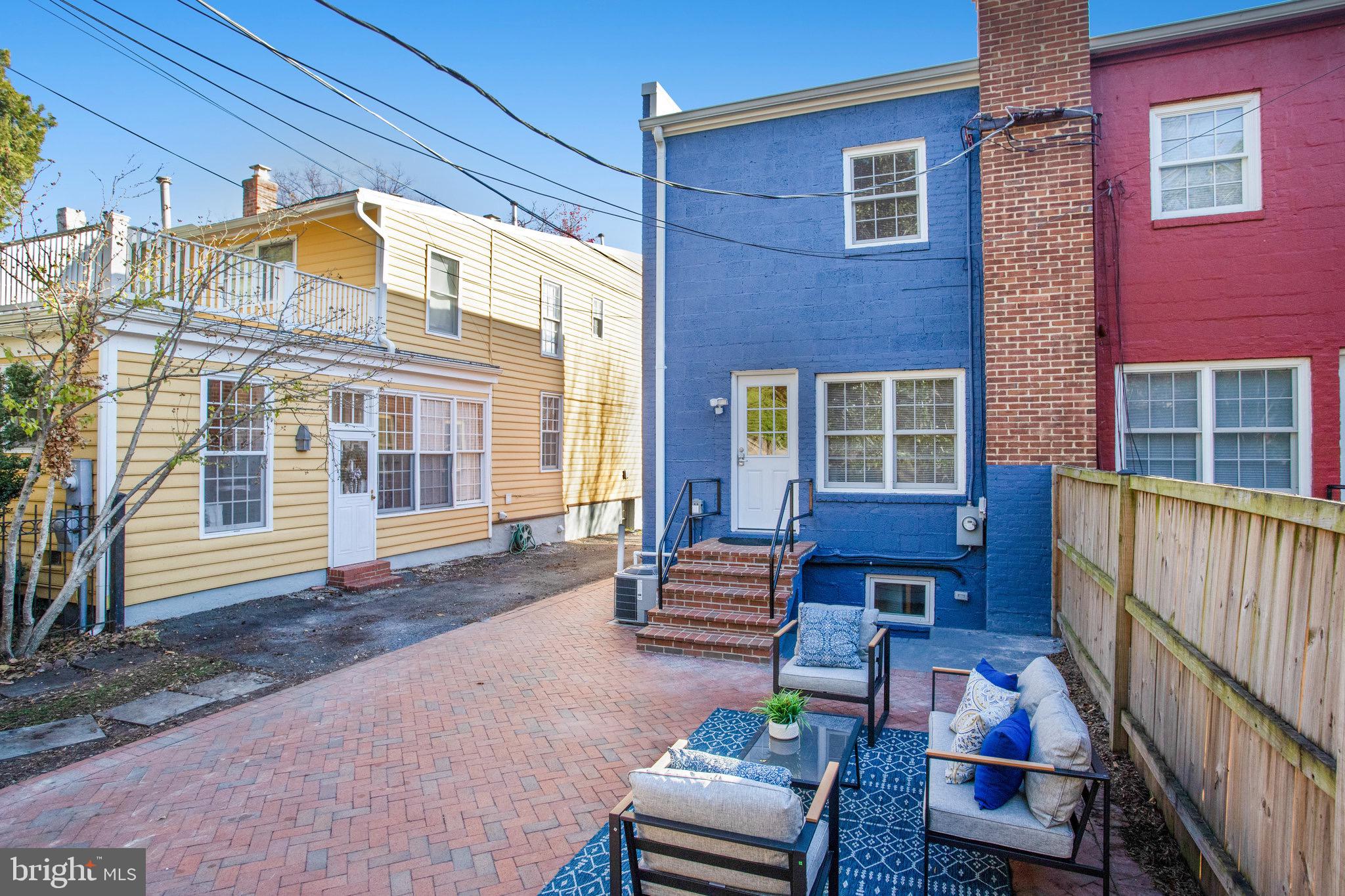 OLD TOWN ALEXANDRIA - Residential