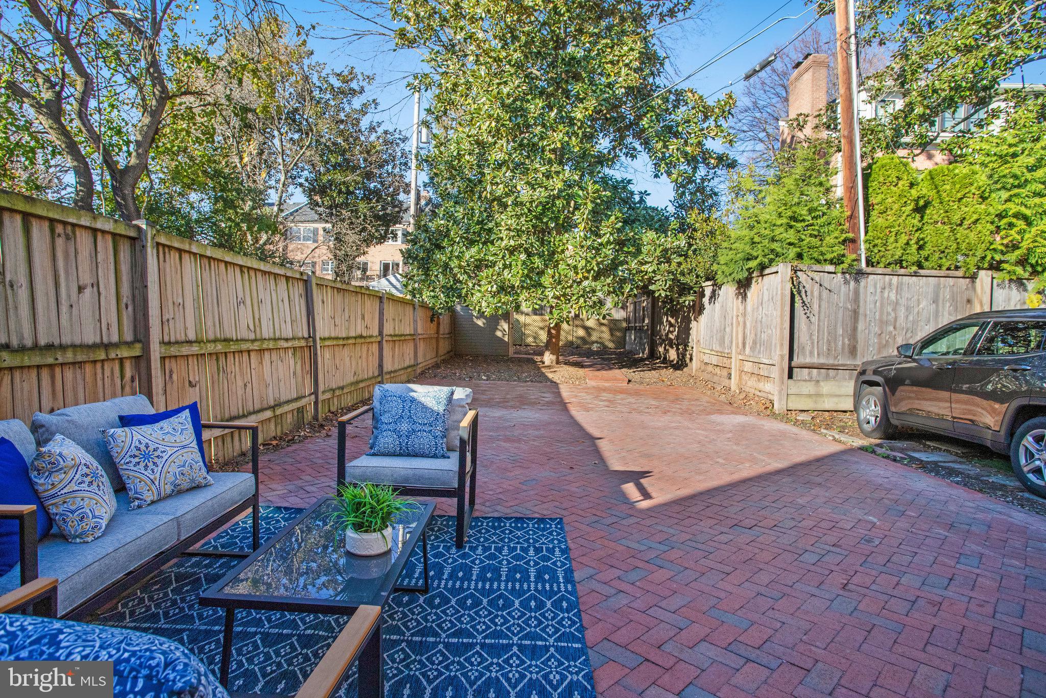 OLD TOWN ALEXANDRIA - Residential