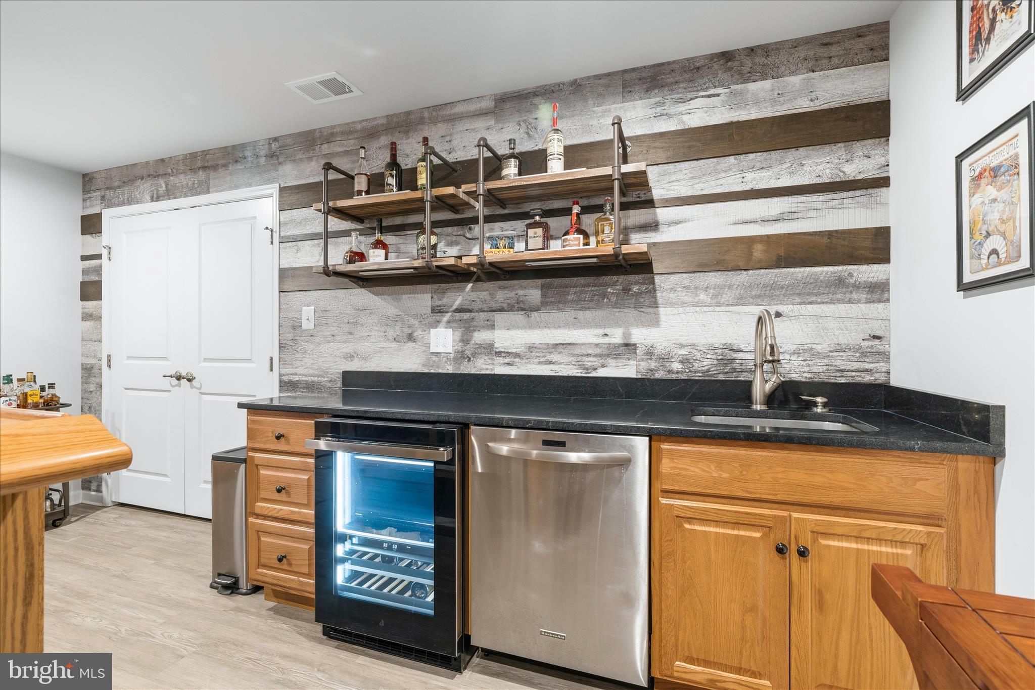 WOODBOURNE MANOR - Residential