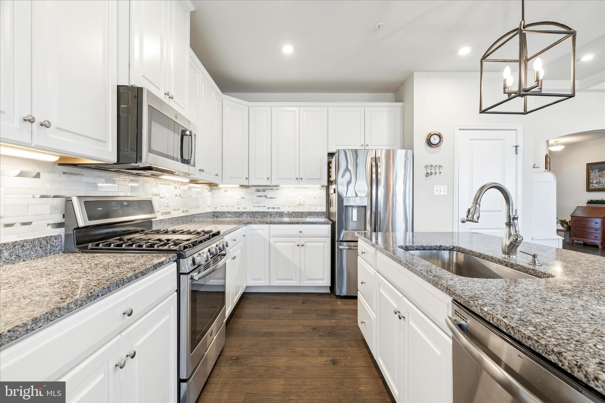 WOODBOURNE MANOR - Residential