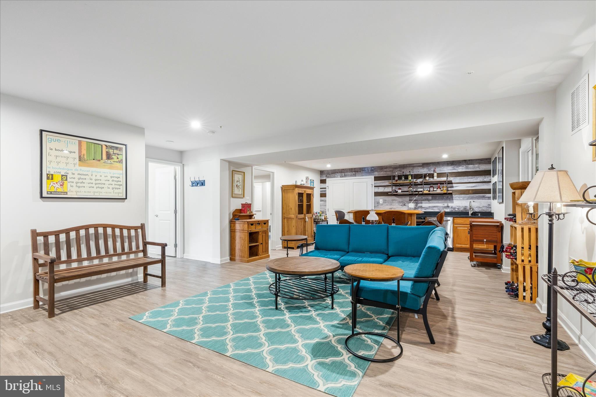 WOODBOURNE MANOR - Residential