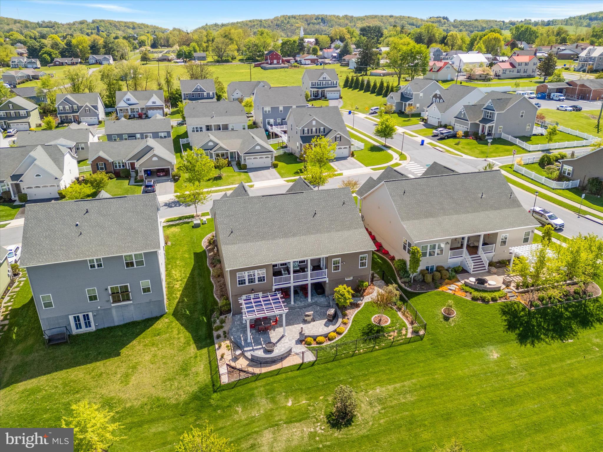 WOODBOURNE MANOR - Residential