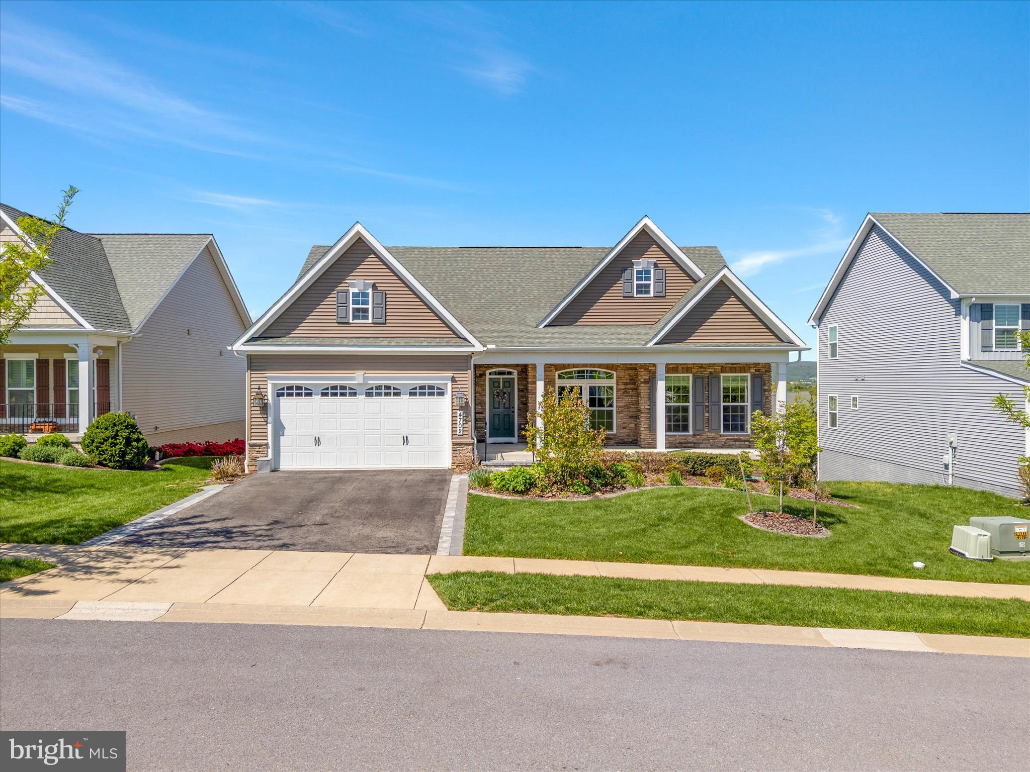 WOODBOURNE MANOR - Residential