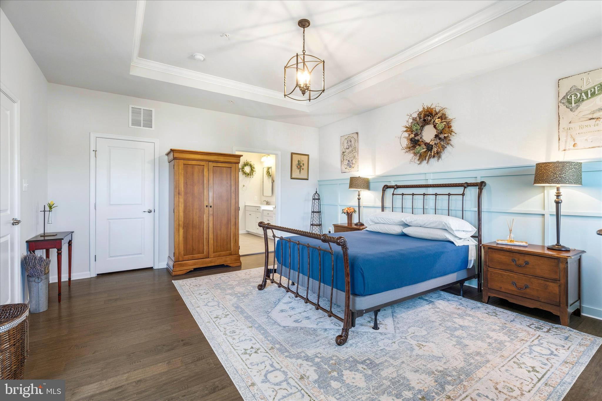 WOODBOURNE MANOR - Residential