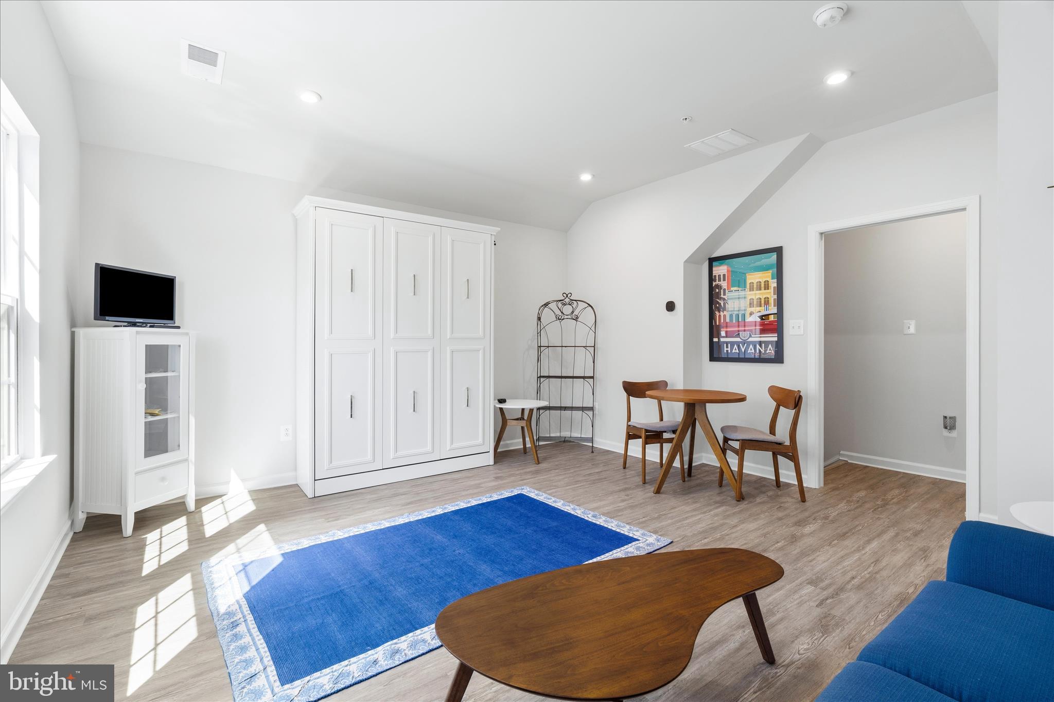 WOODBOURNE MANOR - Residential