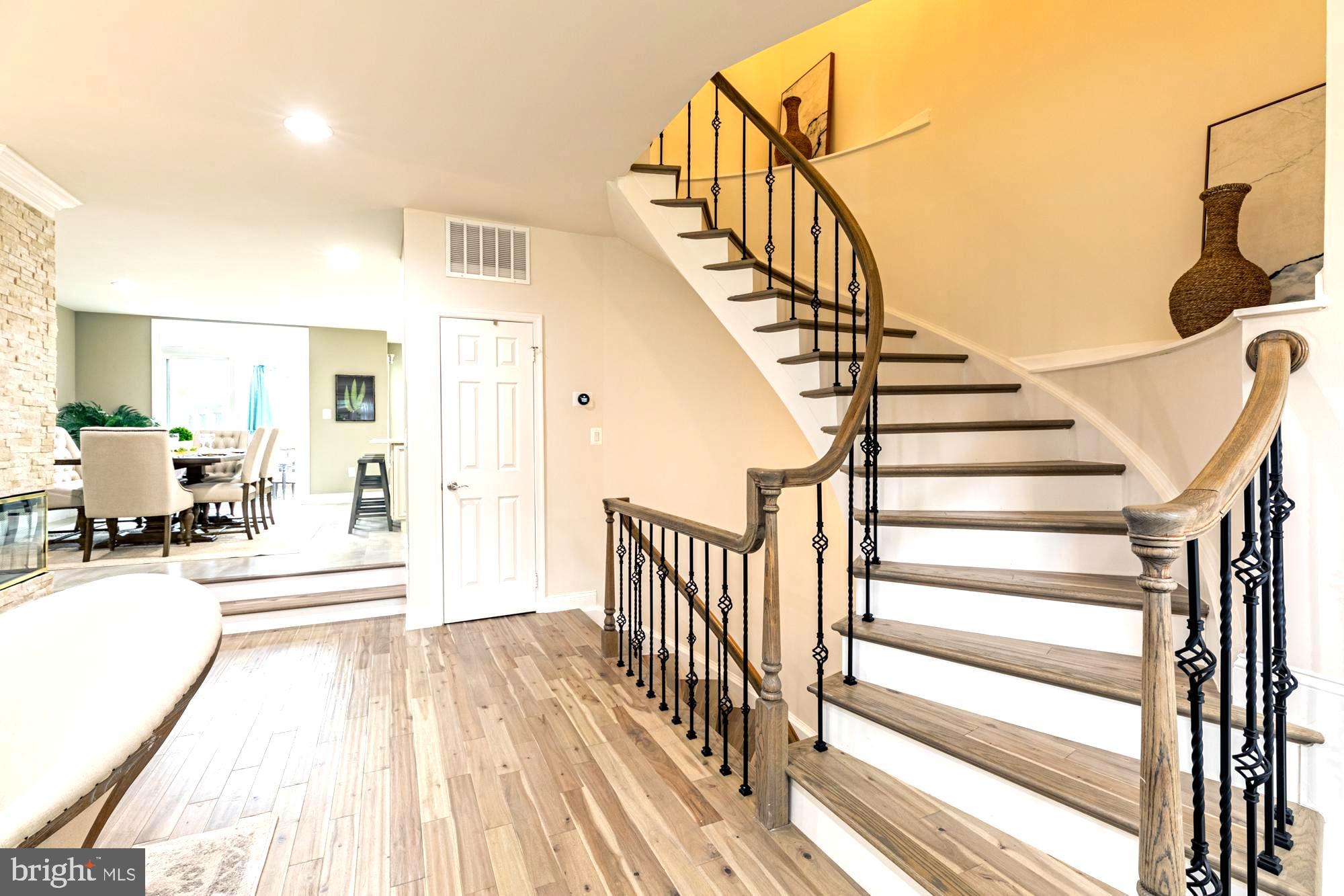 LIFESTYLE AT SULLY STATION - Residential