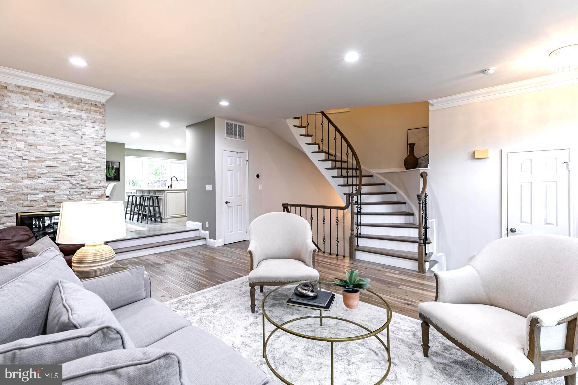 LIFESTYLE AT SULLY STATION - Residential