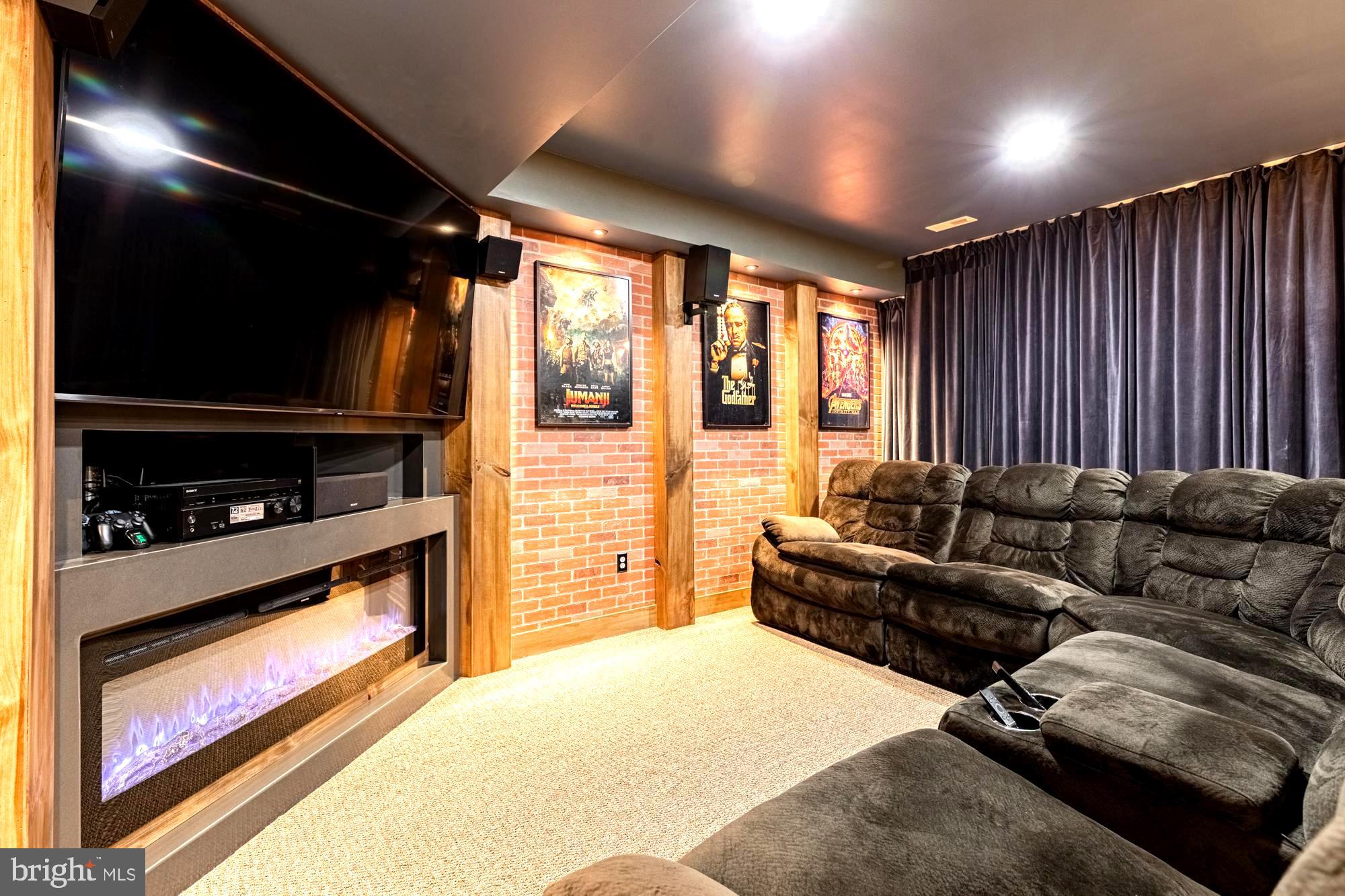 LIFESTYLE AT SULLY STATION - Residential