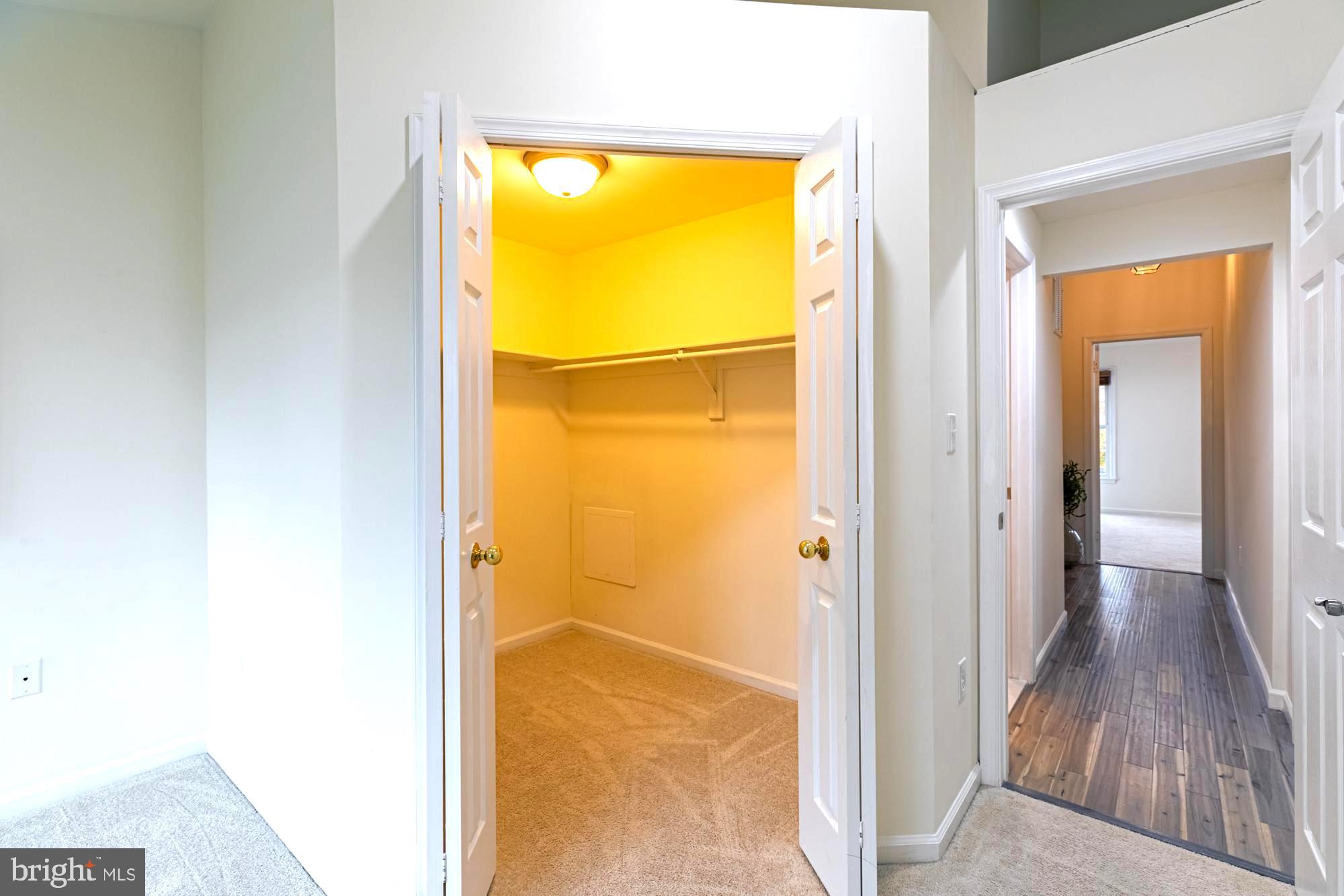 LIFESTYLE AT SULLY STATION - Residential