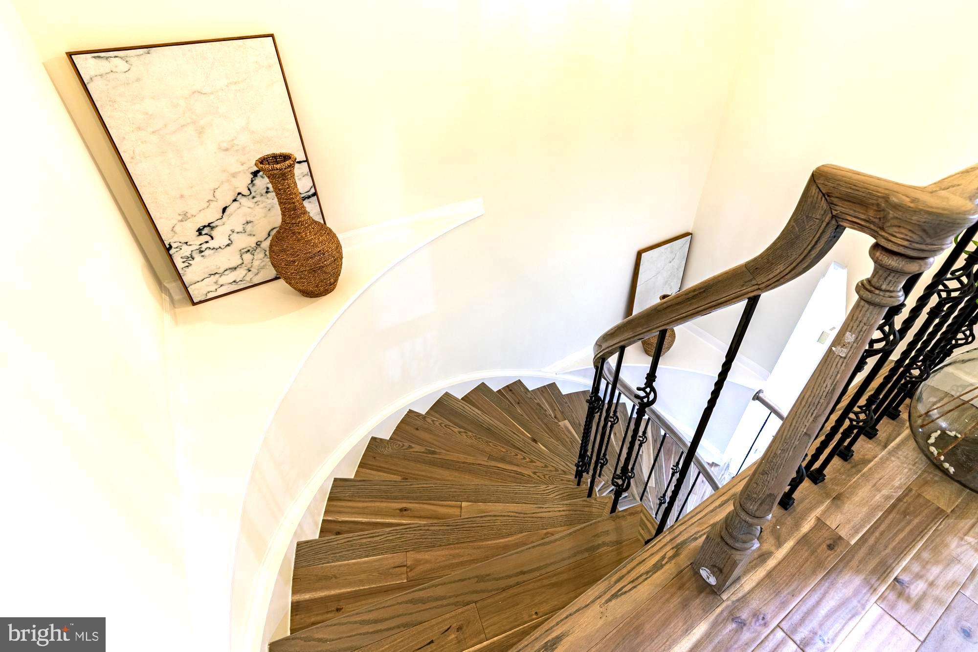 LIFESTYLE AT SULLY STATION - Residential