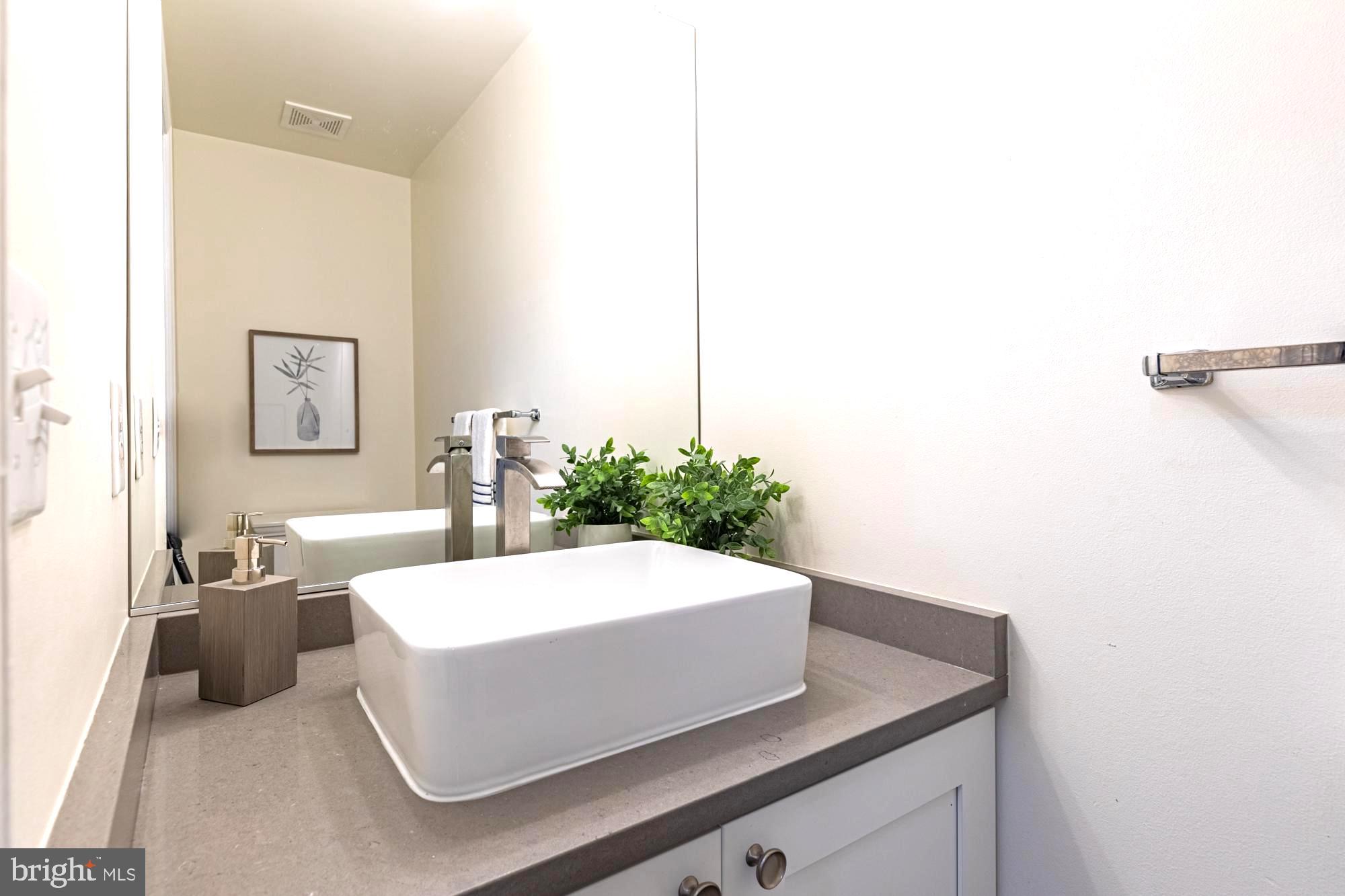 LIFESTYLE AT SULLY STATION - Residential