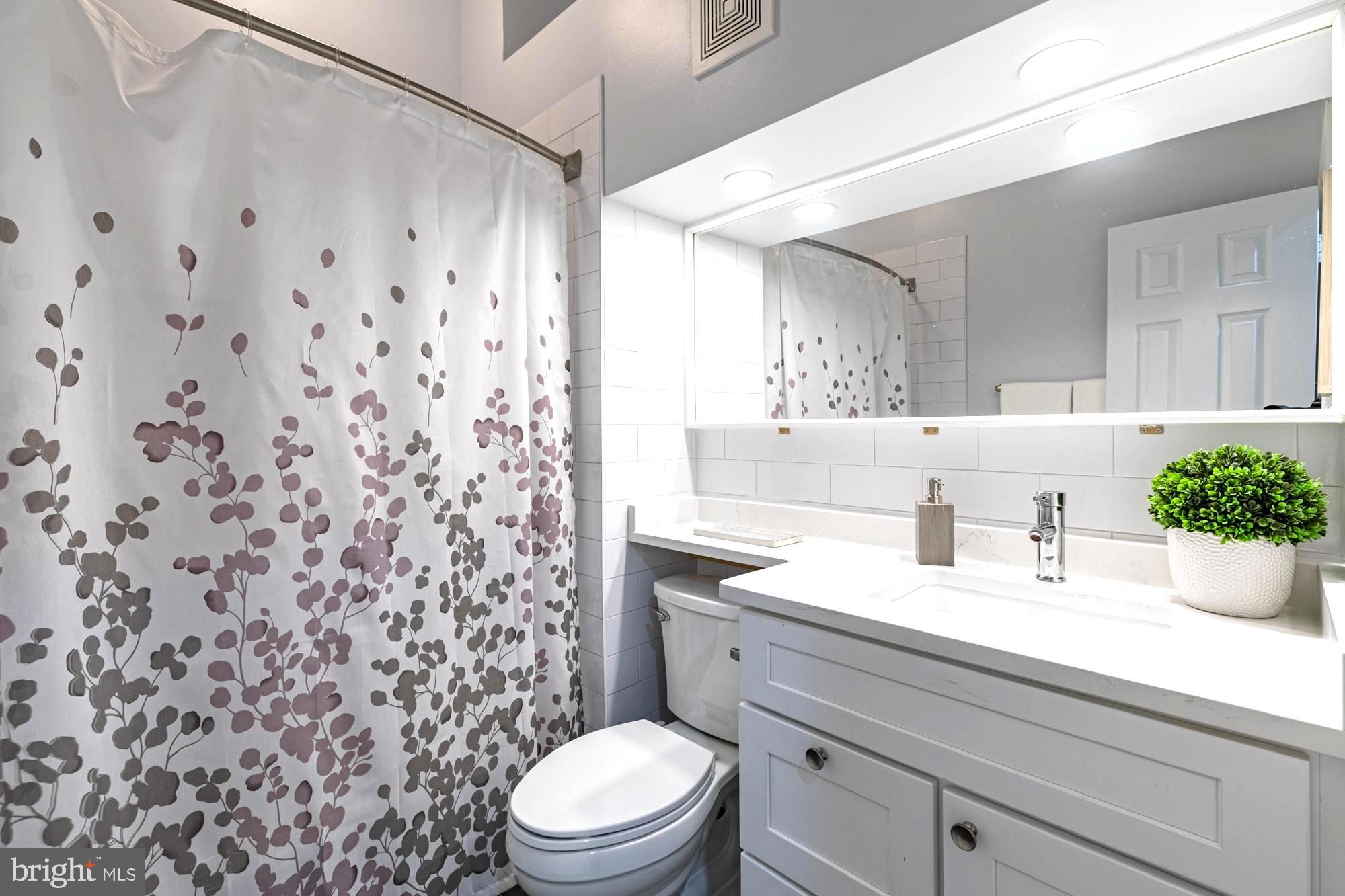 LIFESTYLE AT SULLY STATION - Residential