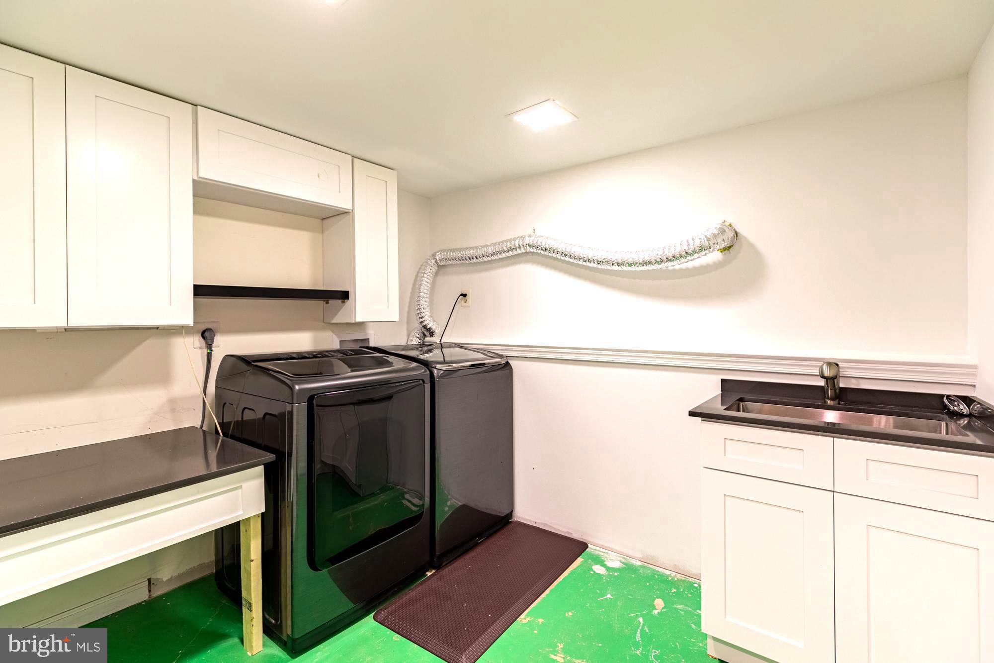 LIFESTYLE AT SULLY STATION - Residential