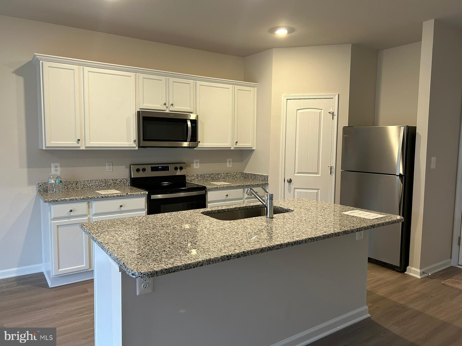 An year old built townhome located in a beautiful, neighborhood. This is a spacious and modern 3-bedroom, 2.5-bath townhome. Finished attached car garage. Washer/Dryer included in the rental.
Main floor offers spacious kitchen with granite countertops, stainless steel appliances, pantry, powder room, open dining room and living room. Second floor includes 3 bedrooms with huge Master Bedroom, 2 guest bedrooms and one full bath. Master bedroom has attached bathroom and large walk-in closet. Washer and Dryer included and located in second floor.
Perfect place for commuting and close to I-81, easy access to I-270, I-70 as well as nearby shops, restaurants, great schools, and parks. Good location for a daily commute to DMV. Community features a children's playground, green space, picnic tables, and walking trails. Centrally located to grocery stores, restaurants, and retail stores.
Tenant pays all utilities (Trash, Water, Electricity, Internet & any others)
The first month's rent is due at signing
Minimum One year lease.
2 months deposit is required.
No smoking inside home