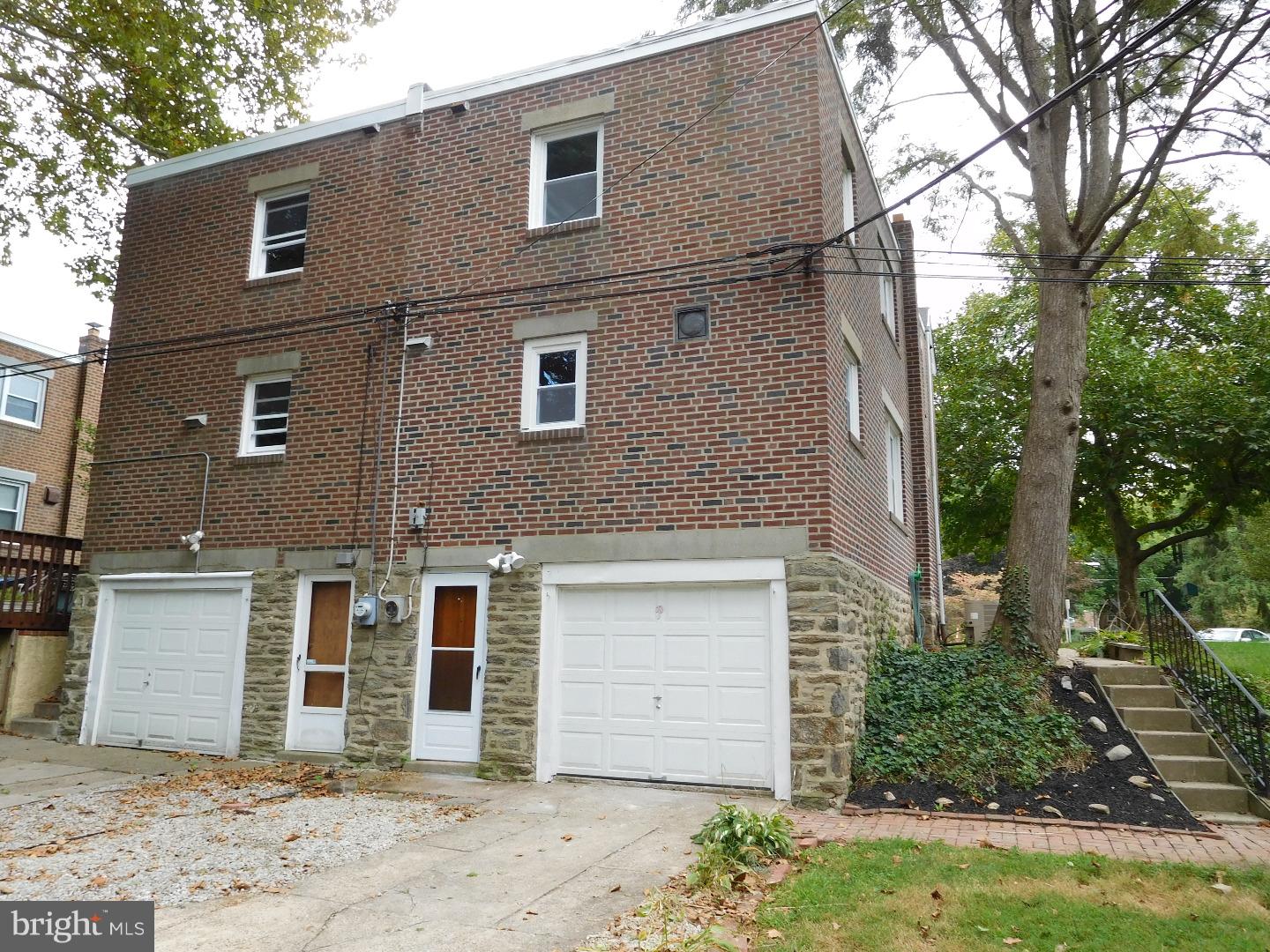 ROXBOROUGH - Residential