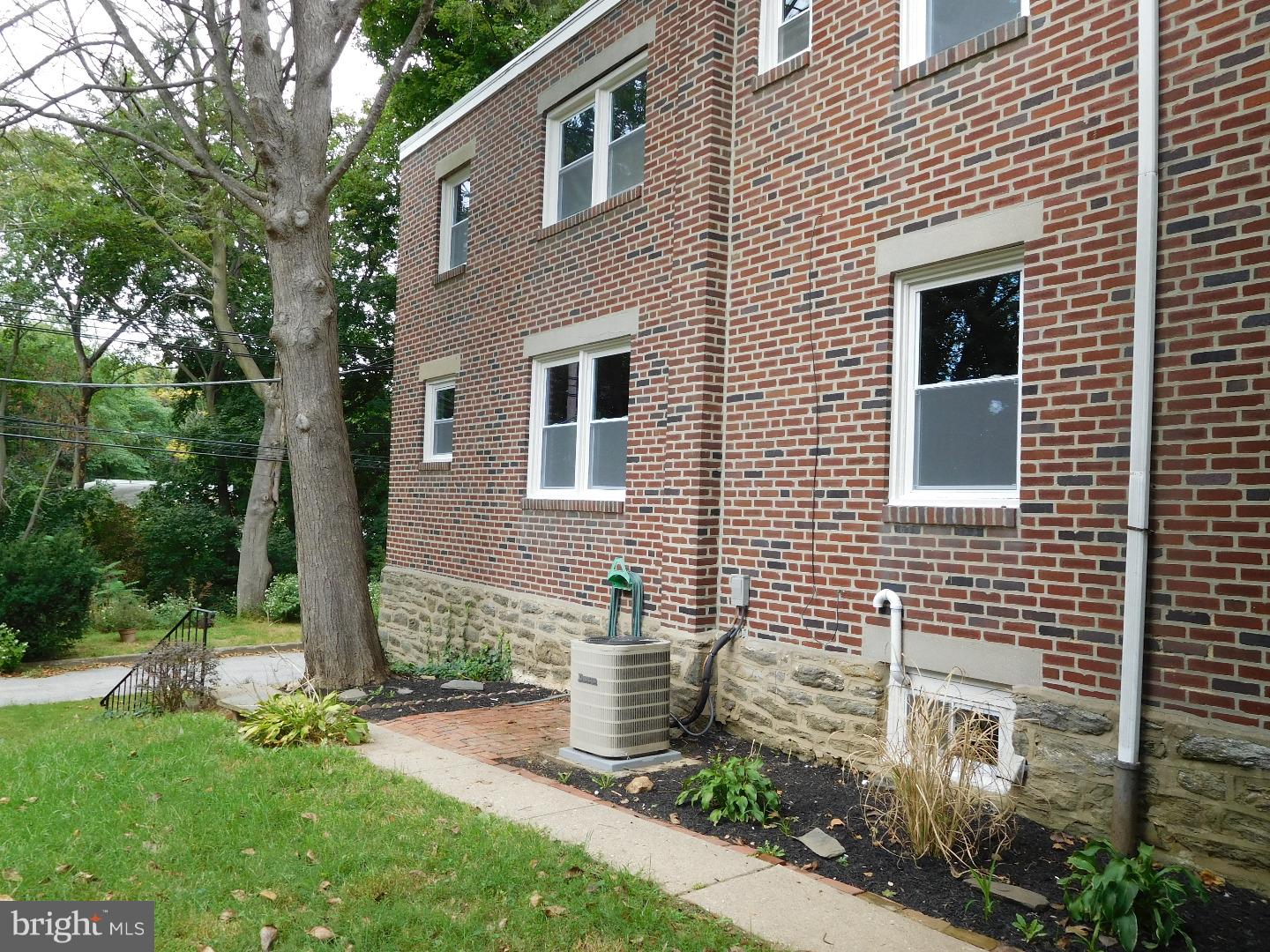 ROXBOROUGH - Residential