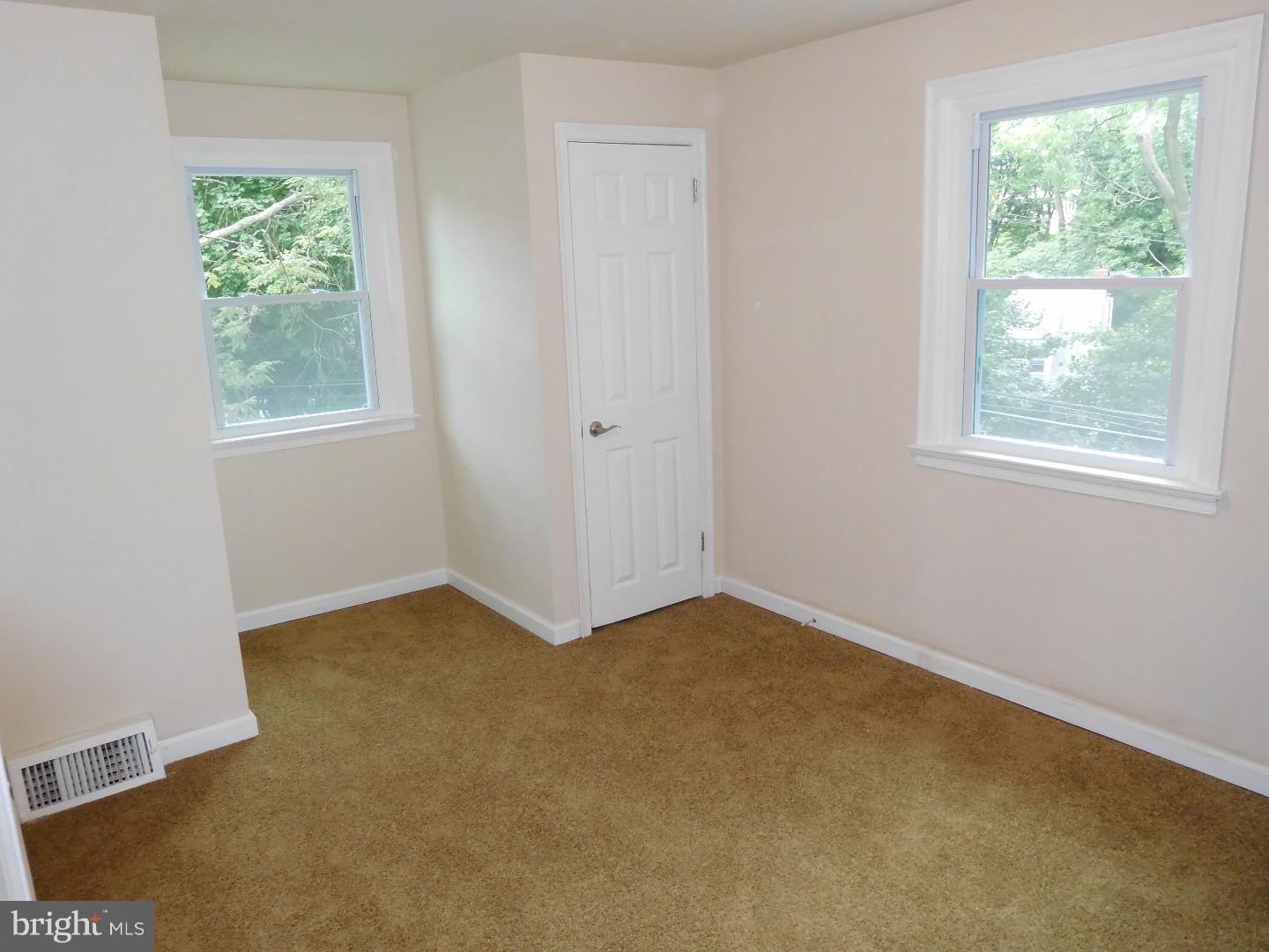 ROXBOROUGH - Residential