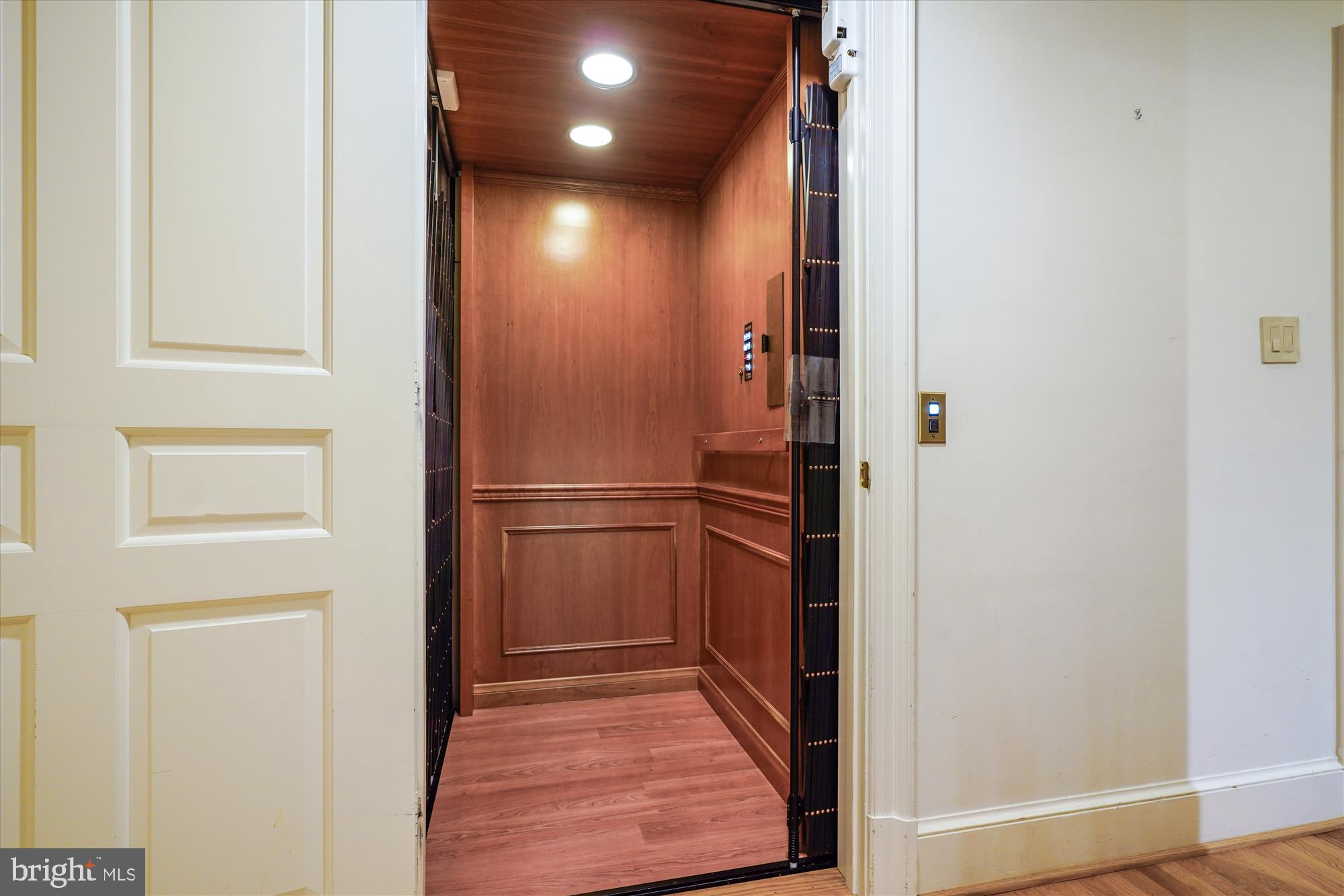 MERRYWOOD ON THE POTOMAC - Residential