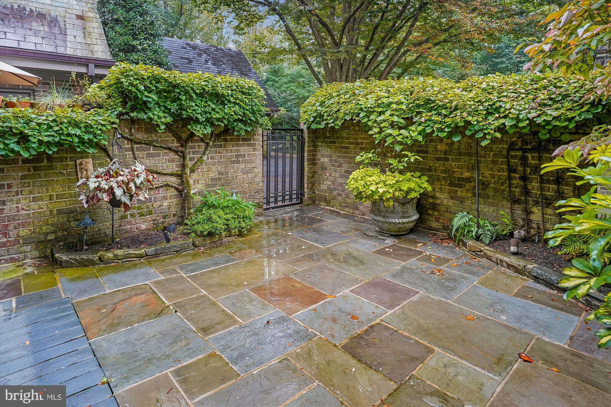 MERRYWOOD ON THE POTOMAC - Residential