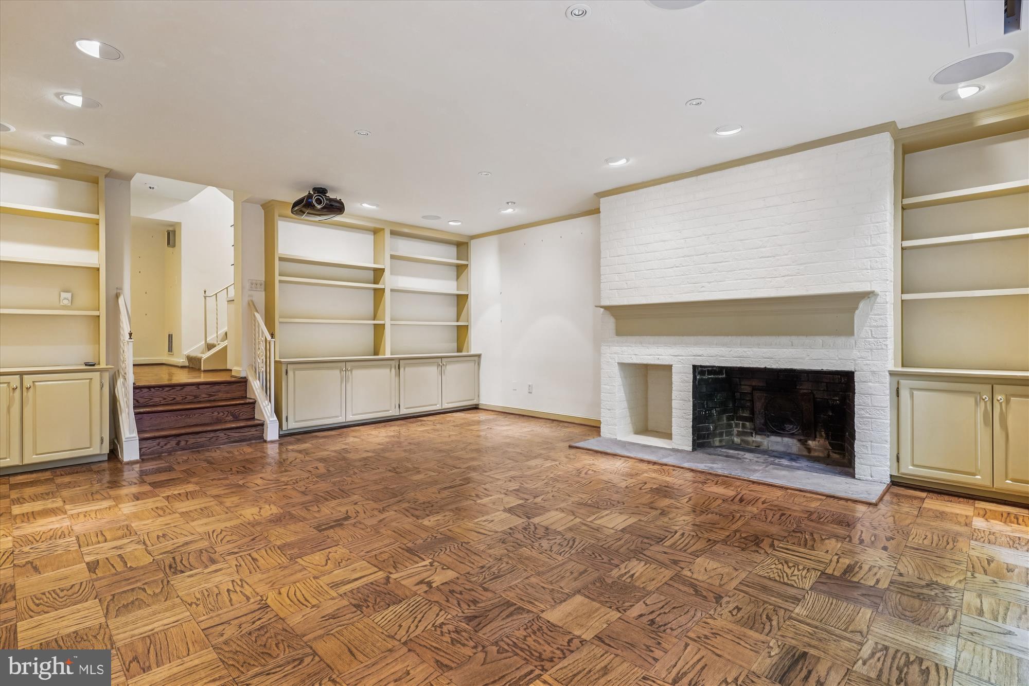 MERRYWOOD ON THE POTOMAC - Residential