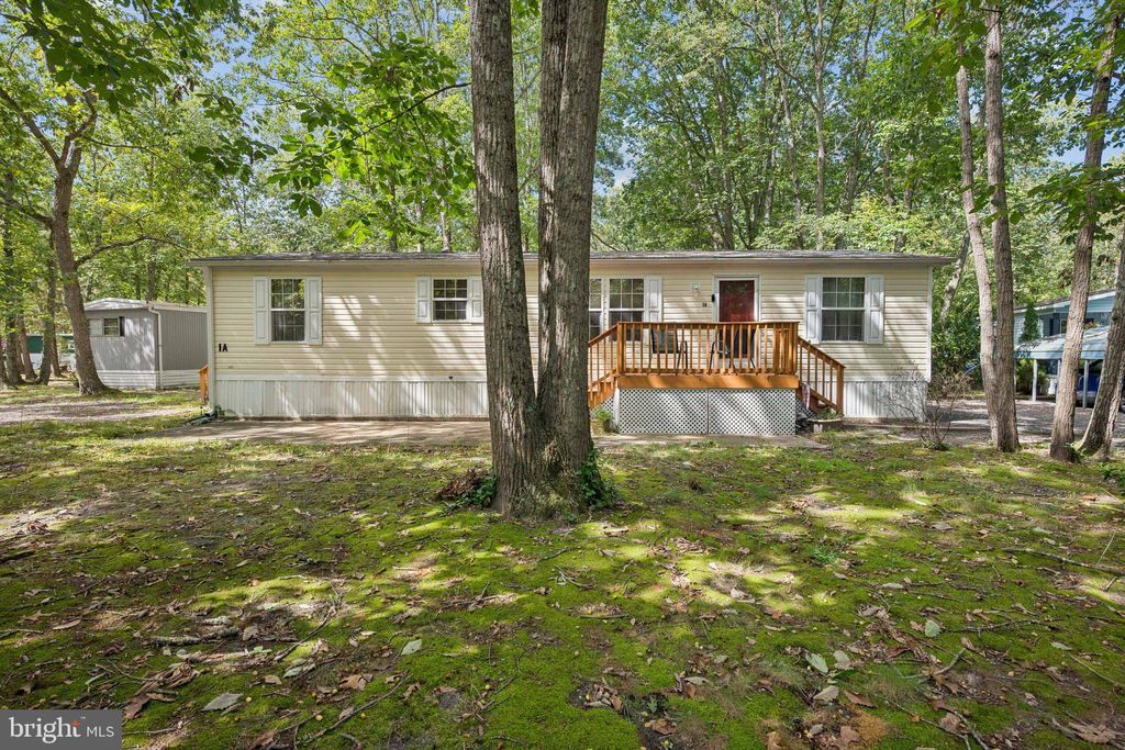 Photo of 1 Oakview Drive, SHAMONG, NJ 08088 (MLS # NJBL2095574)