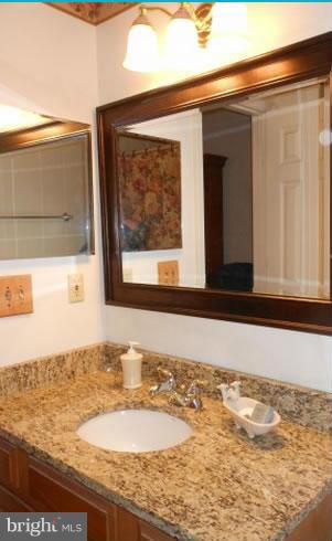 OAKBOROUGH SQUARE - Residential