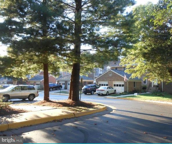 OAKBOROUGH SQUARE - Residential