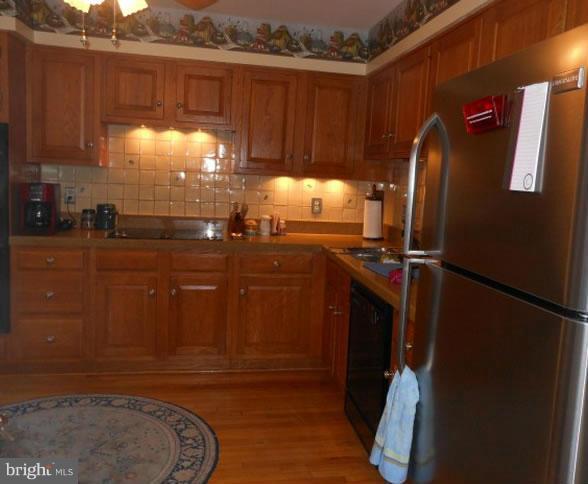 OAKBOROUGH SQUARE - Residential