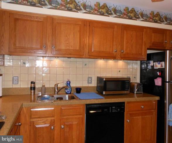 OAKBOROUGH SQUARE - Residential