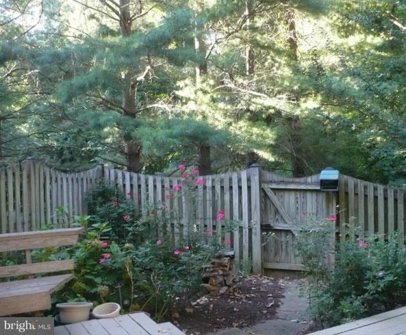 OAKBOROUGH SQUARE - Residential