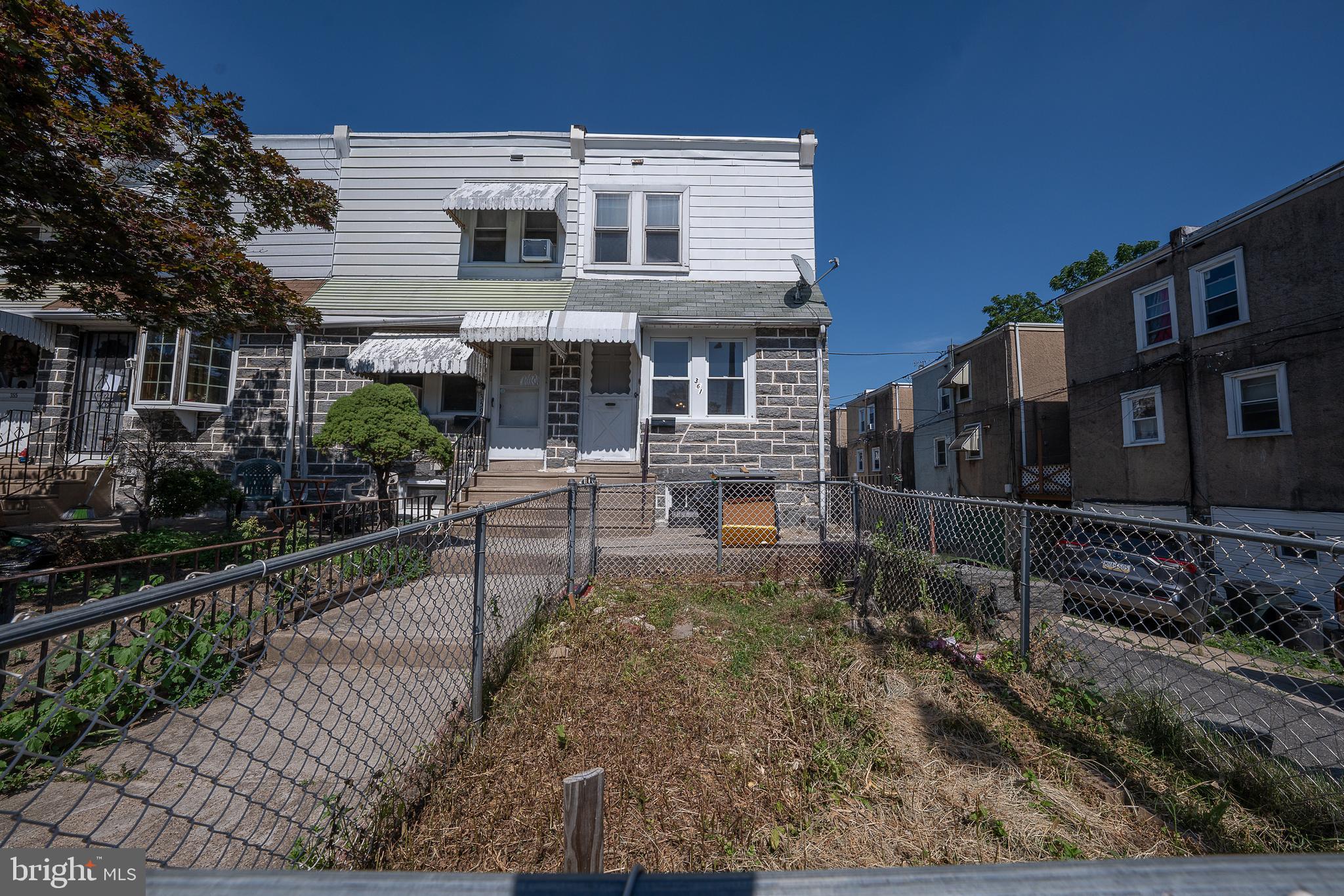 Welcome to 361 Richfield Rd, Upper Darby, PA!
This charming 2-bedroom, 1-bath home is located in a desirable neighborhood of Upper Darby, offering both comfort and convenience. It's just a short walk to local parks, schools, restaurants, and the 69th Street train station. Plus, Philadelphia is only a 2-minute drive away!
Perfect for first-time homebuyers or investors, this home features several recent upgrades, including a new roof installed in 2024 and a newly replaced sewer line.
Please note: This property will be sold strictly "AS IS."
The seller will make no repairs. However, the seller will provide the Upper Darby Township Use & Occupancy (U&O) Certificate with a one-year conditional approval.
Don’t miss out on this great opportunity in a prime location!