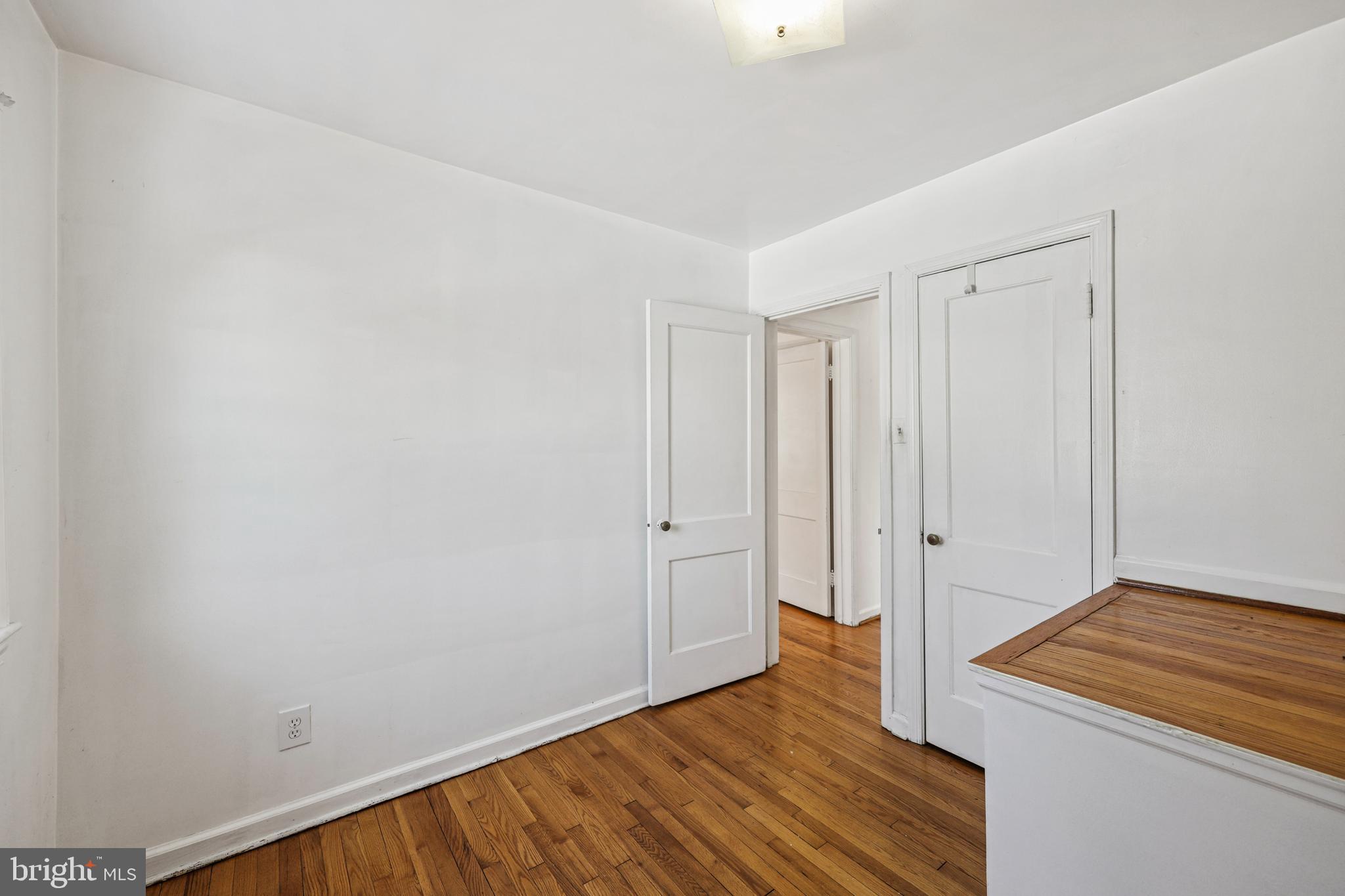 WHEATON HILLS - Residential