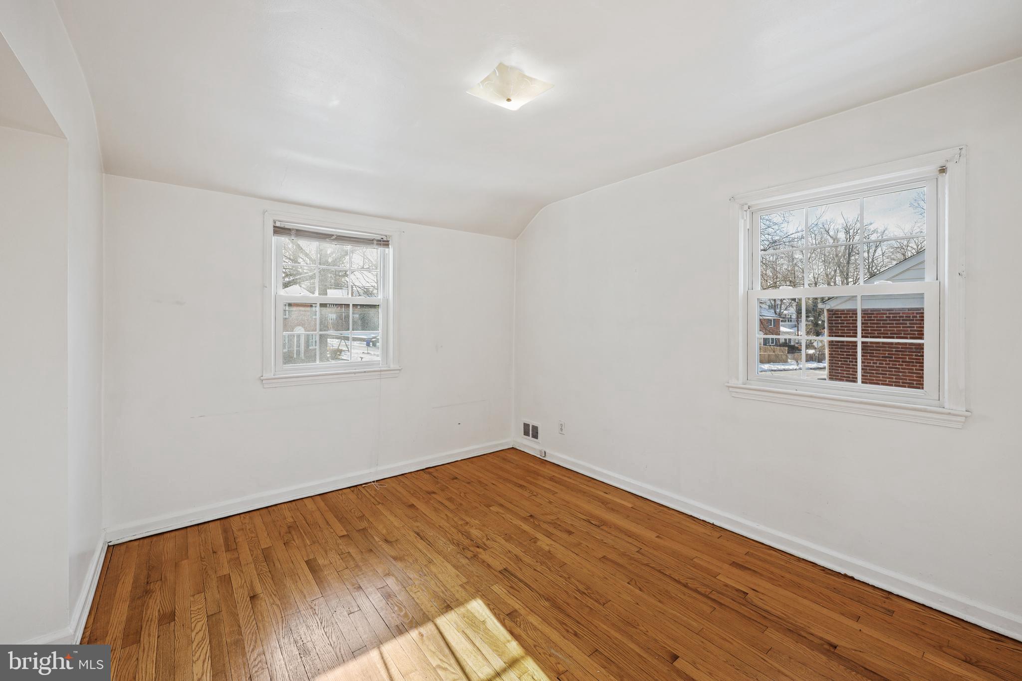 WHEATON HILLS - Residential