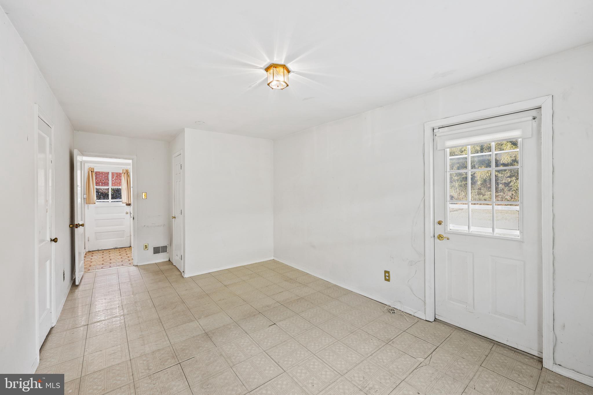 WHEATON HILLS - Residential