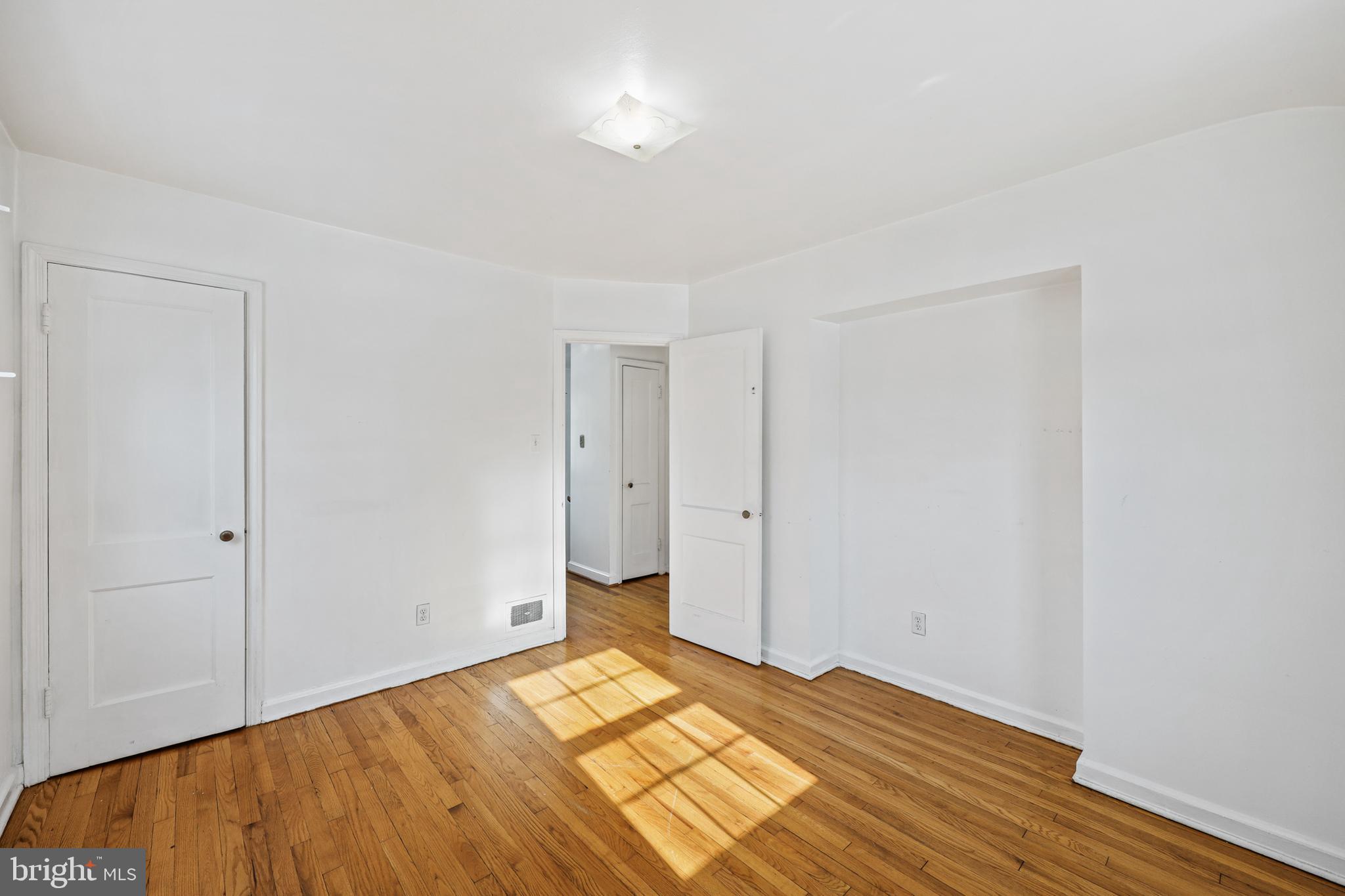 WHEATON HILLS - Residential