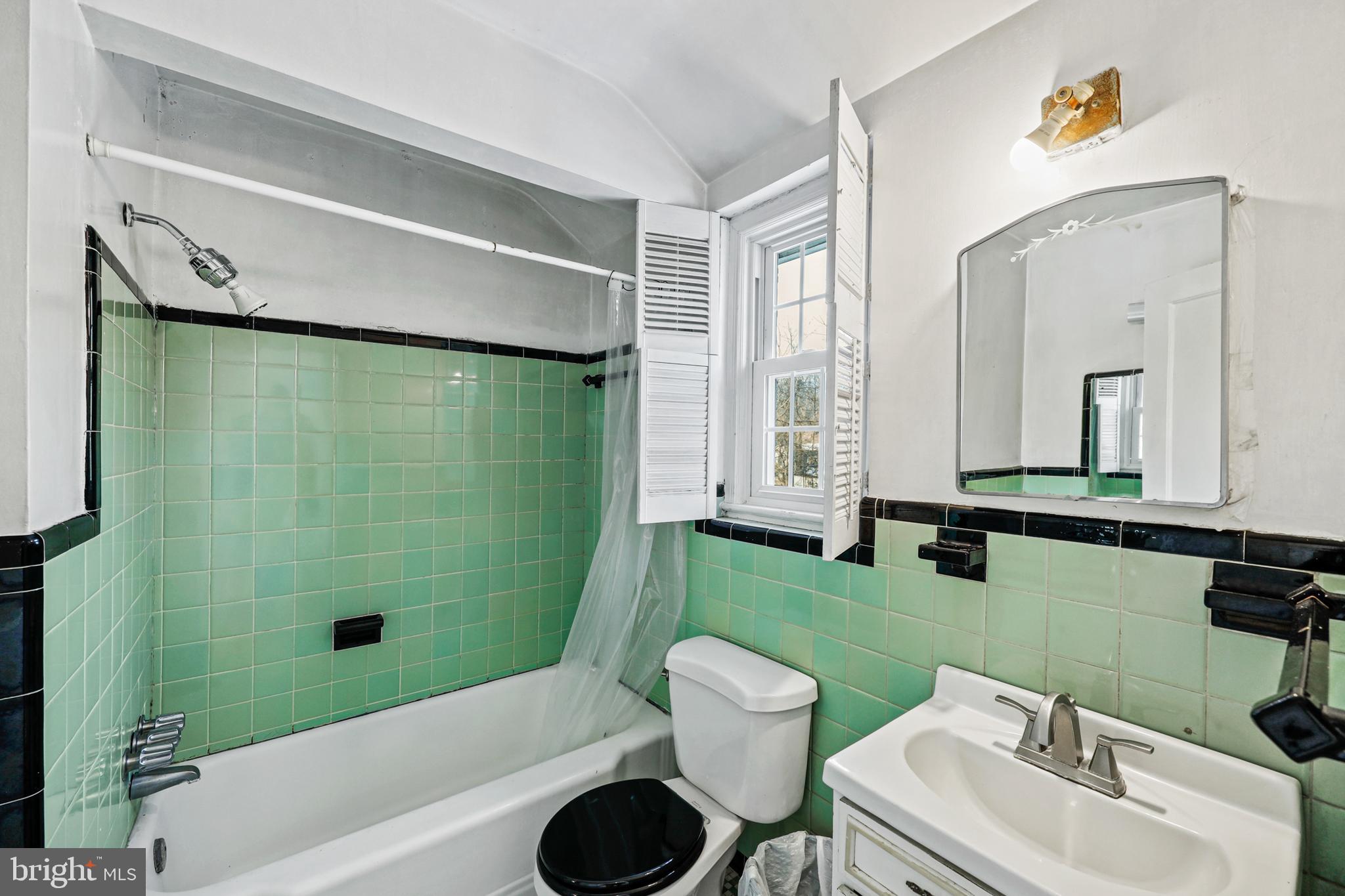 WHEATON HILLS - Residential