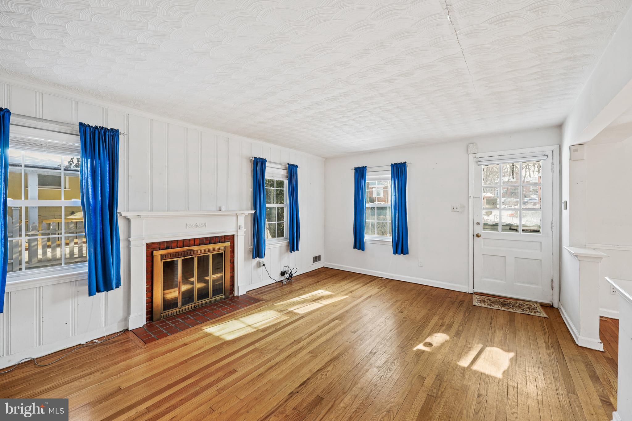 WHEATON HILLS - Residential