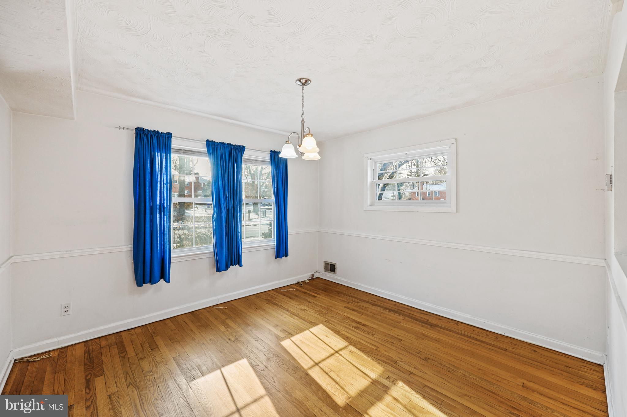 WHEATON HILLS - Residential