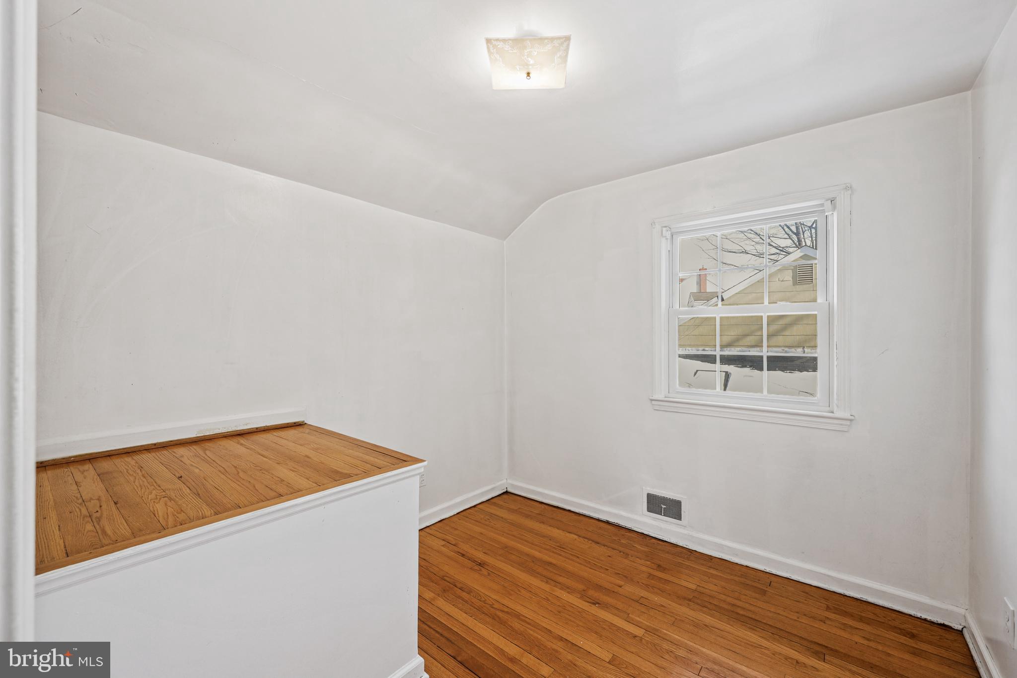 WHEATON HILLS - Residential