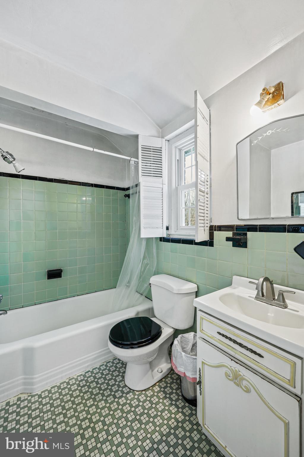 WHEATON HILLS - Residential