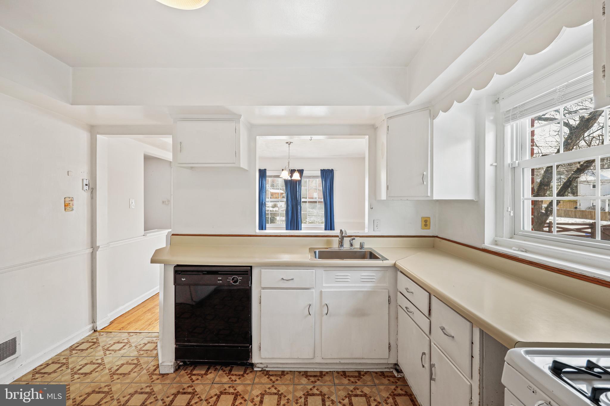 WHEATON HILLS - Residential