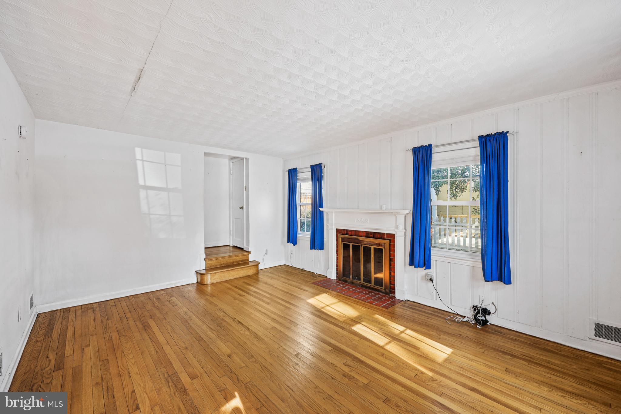 WHEATON HILLS - Residential