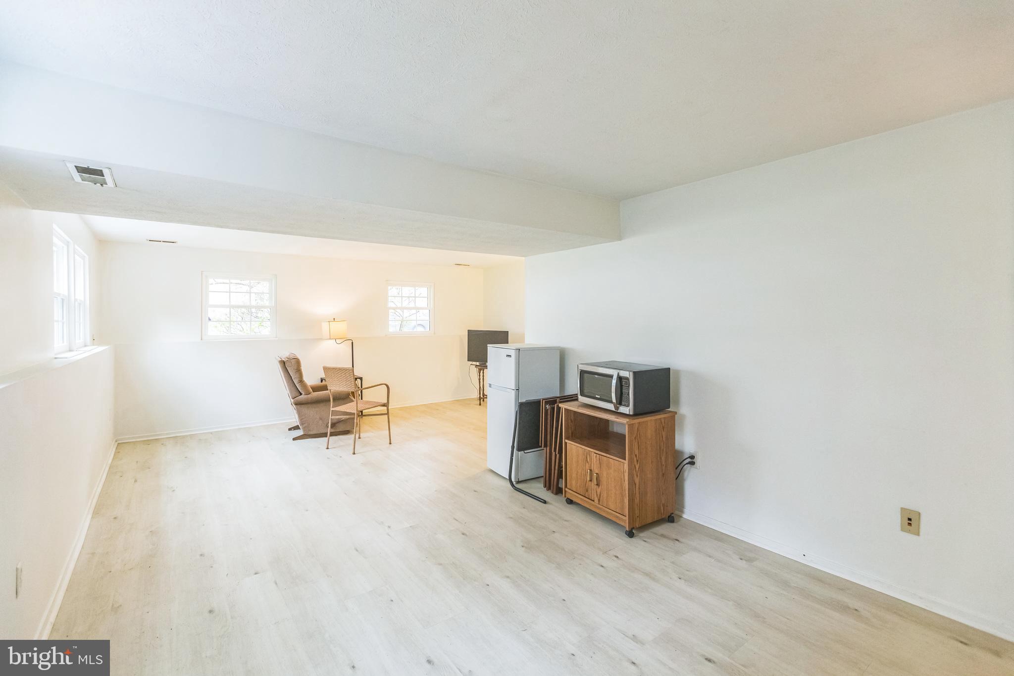 LAKEWINDS - Residential